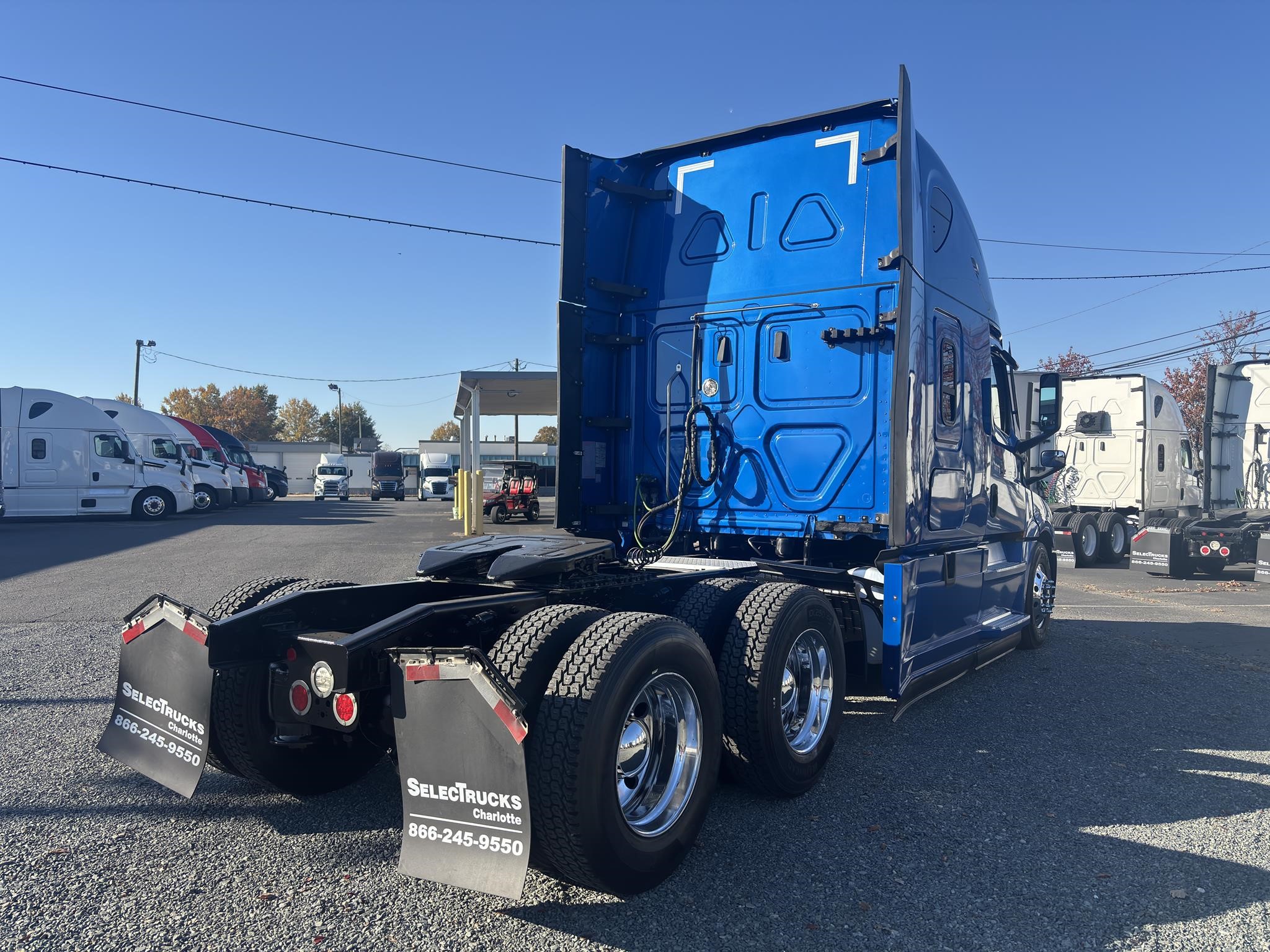 2021 Freightliner Cascadia in Charlotte, NC — photo 6