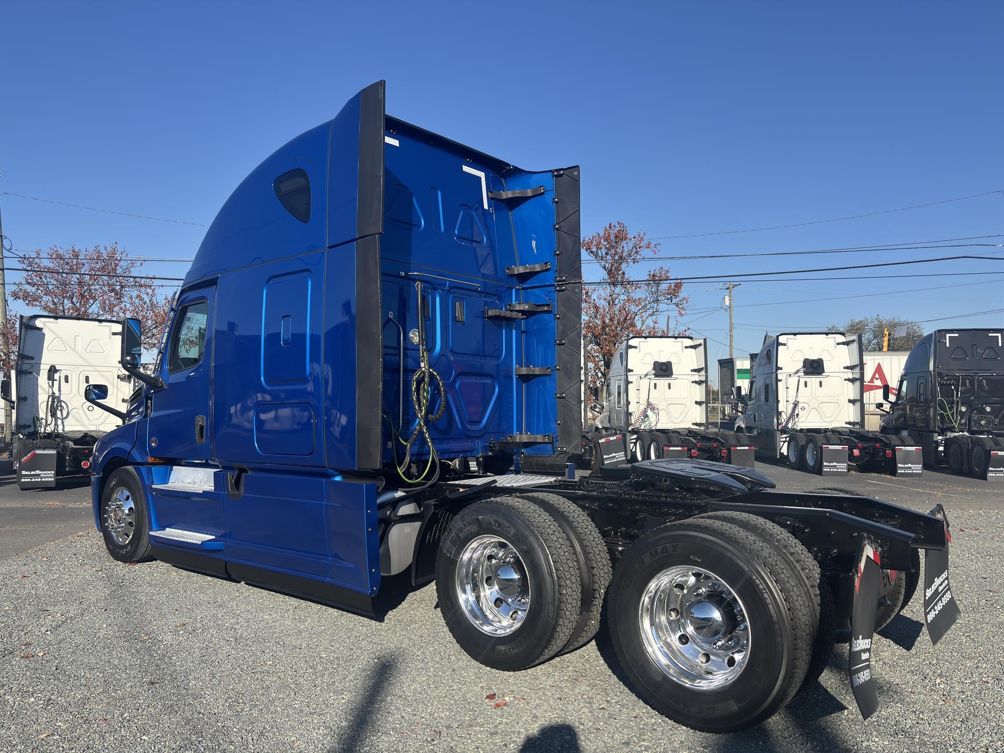 2021 Freightliner Cascadia in Charlotte, NC — photo 8