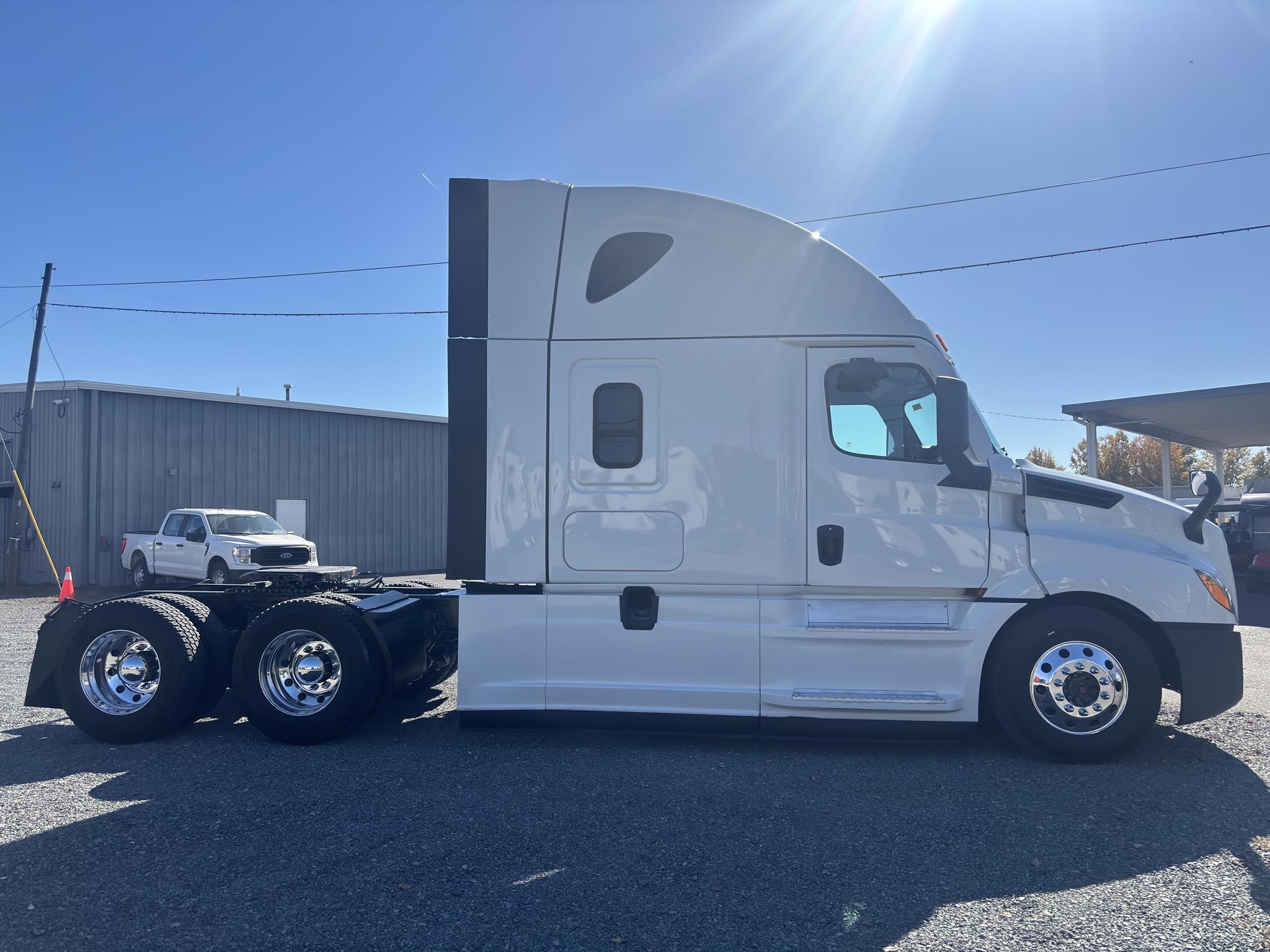 2021 Freightliner Cascadia in Charlotte, NC — photo 4