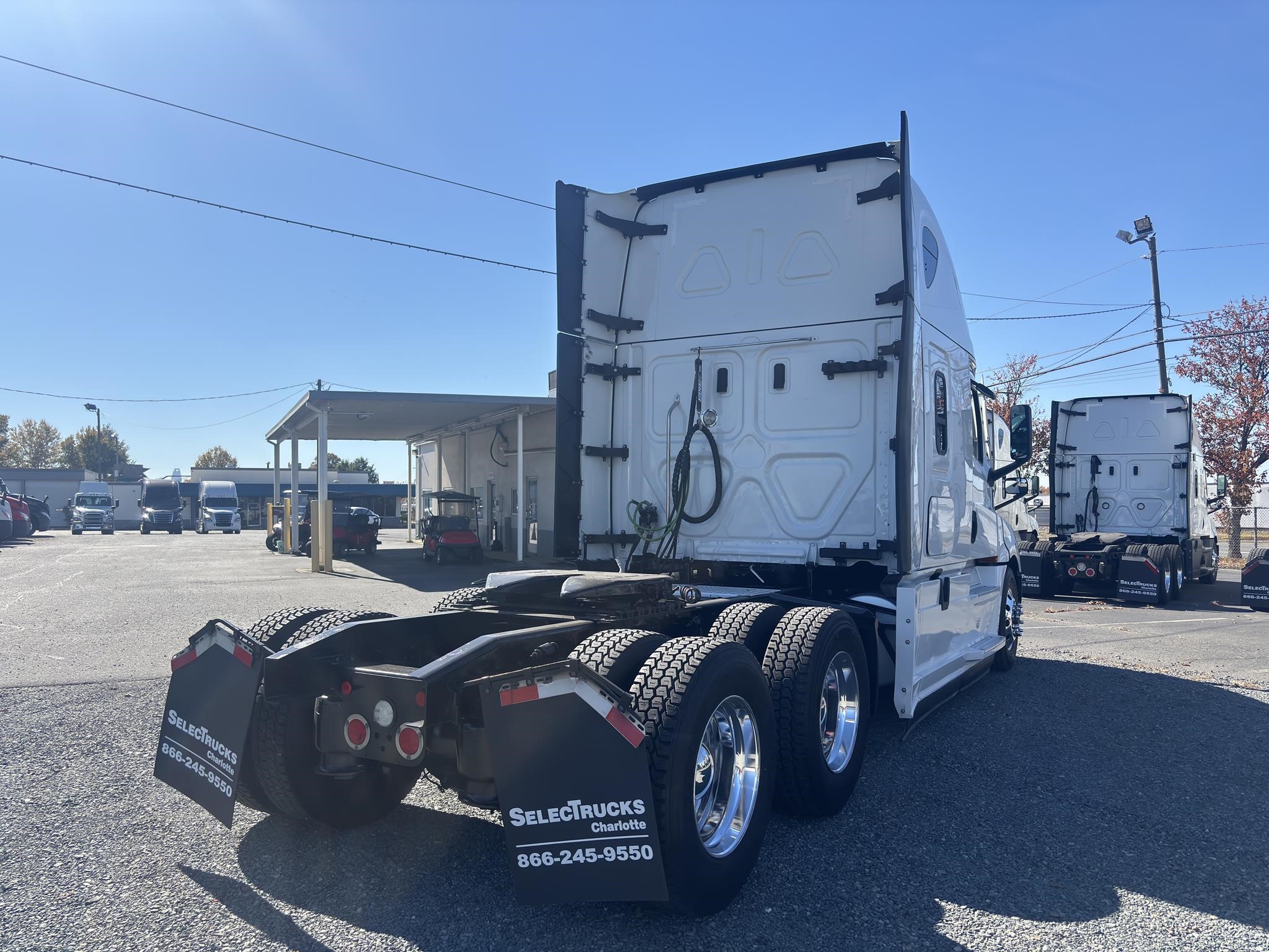 2021 Freightliner Cascadia in Charlotte, NC — photo 6