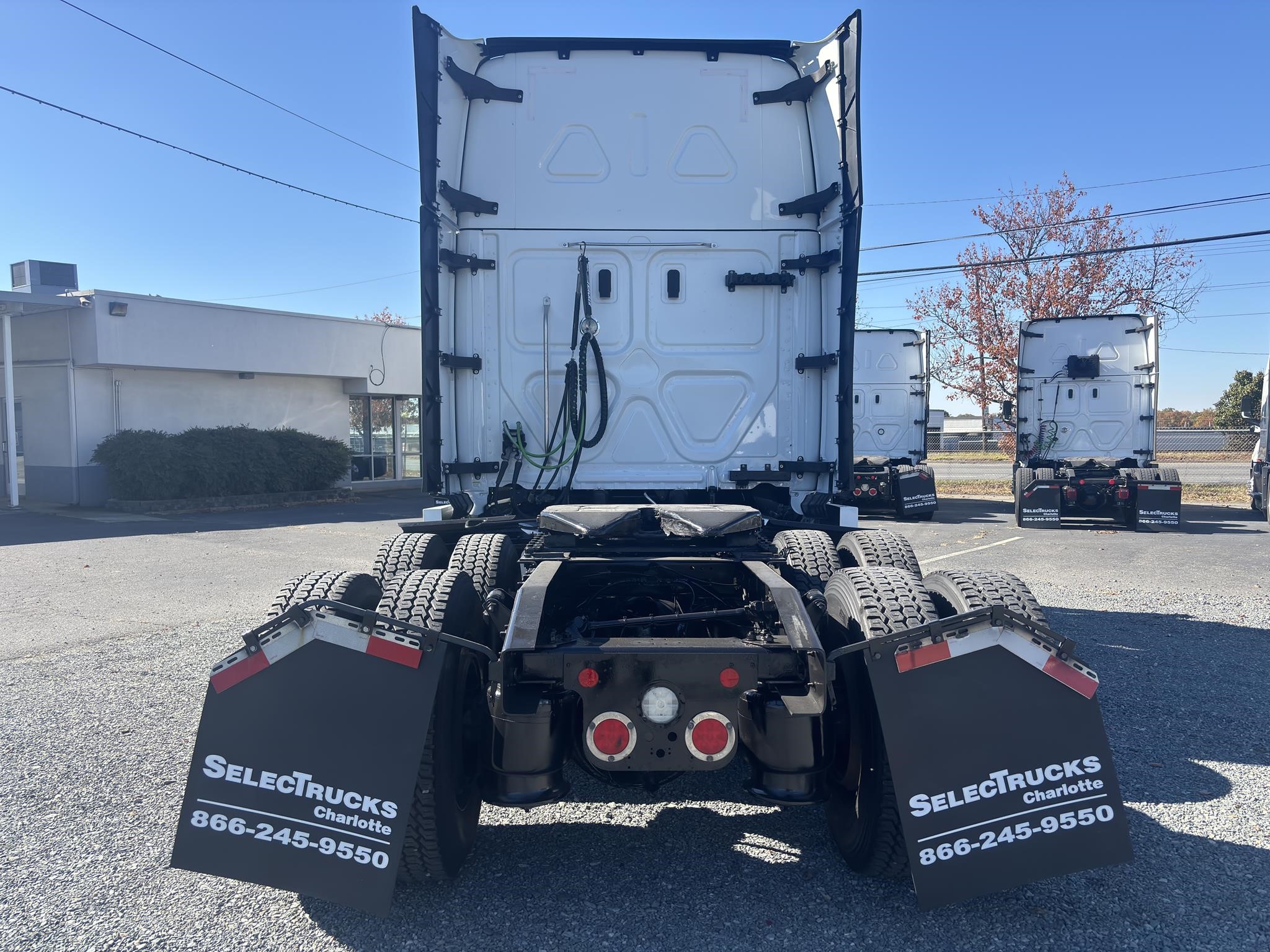 2021 Freightliner Cascadia in Charlotte, NC — photo 7