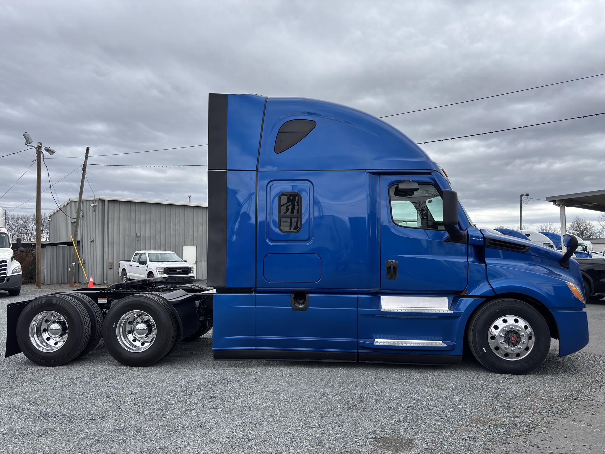 2021 Freightliner Cascadia in Charlotte, NC — photo 4