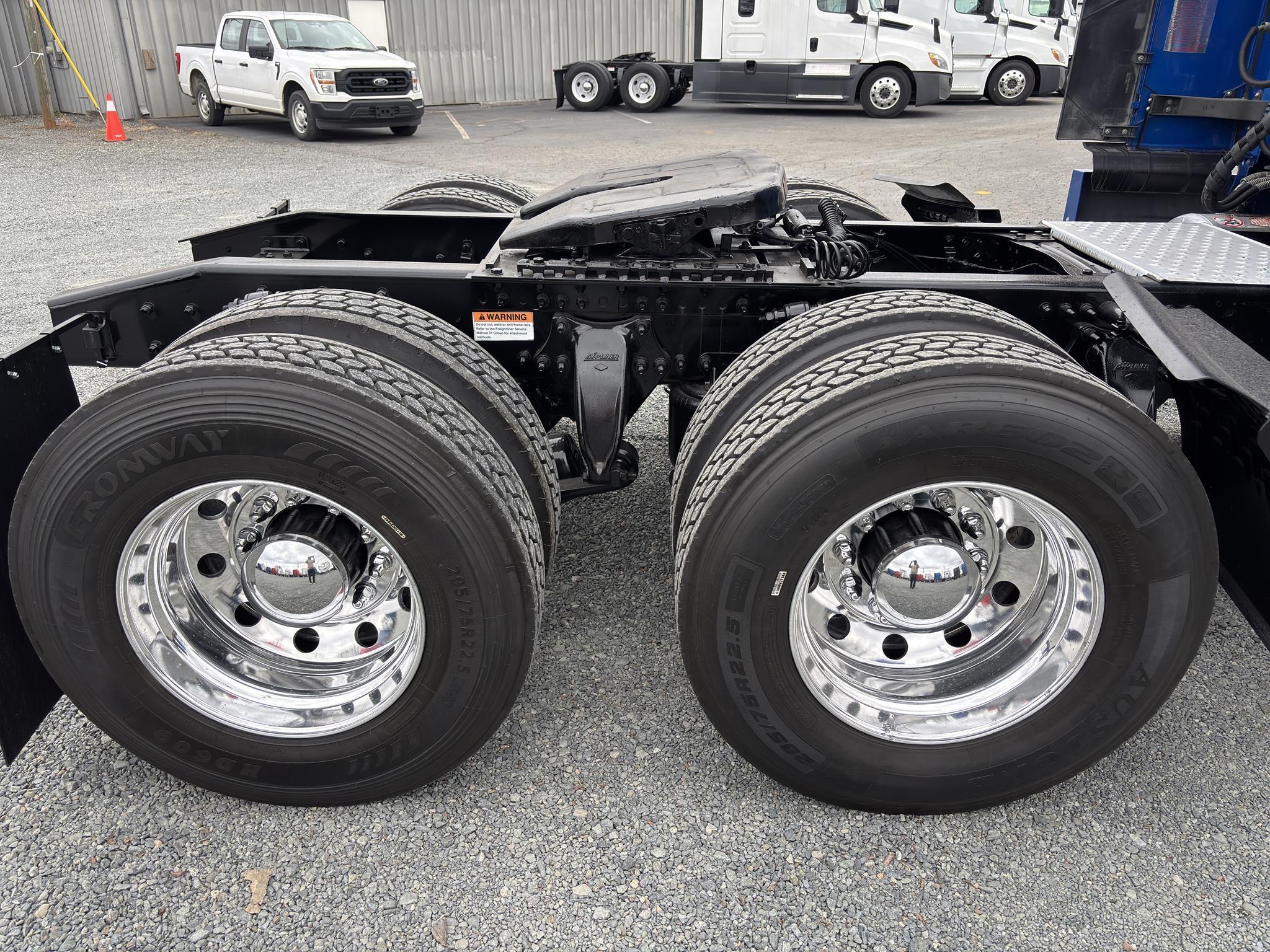 2021 Freightliner Cascadia in Charlotte, NC — photo 5