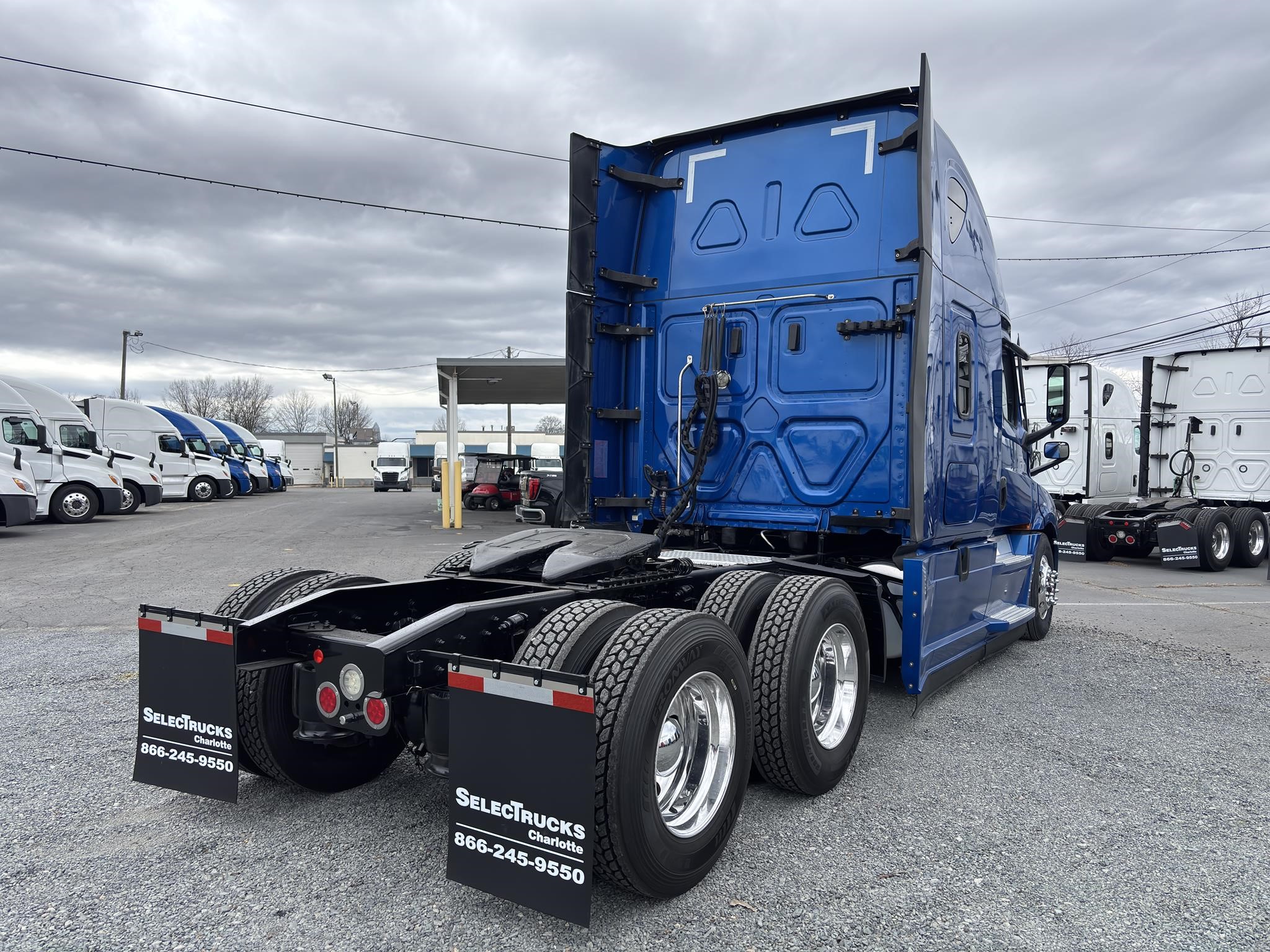 2021 Freightliner Cascadia in Charlotte, NC — photo 6