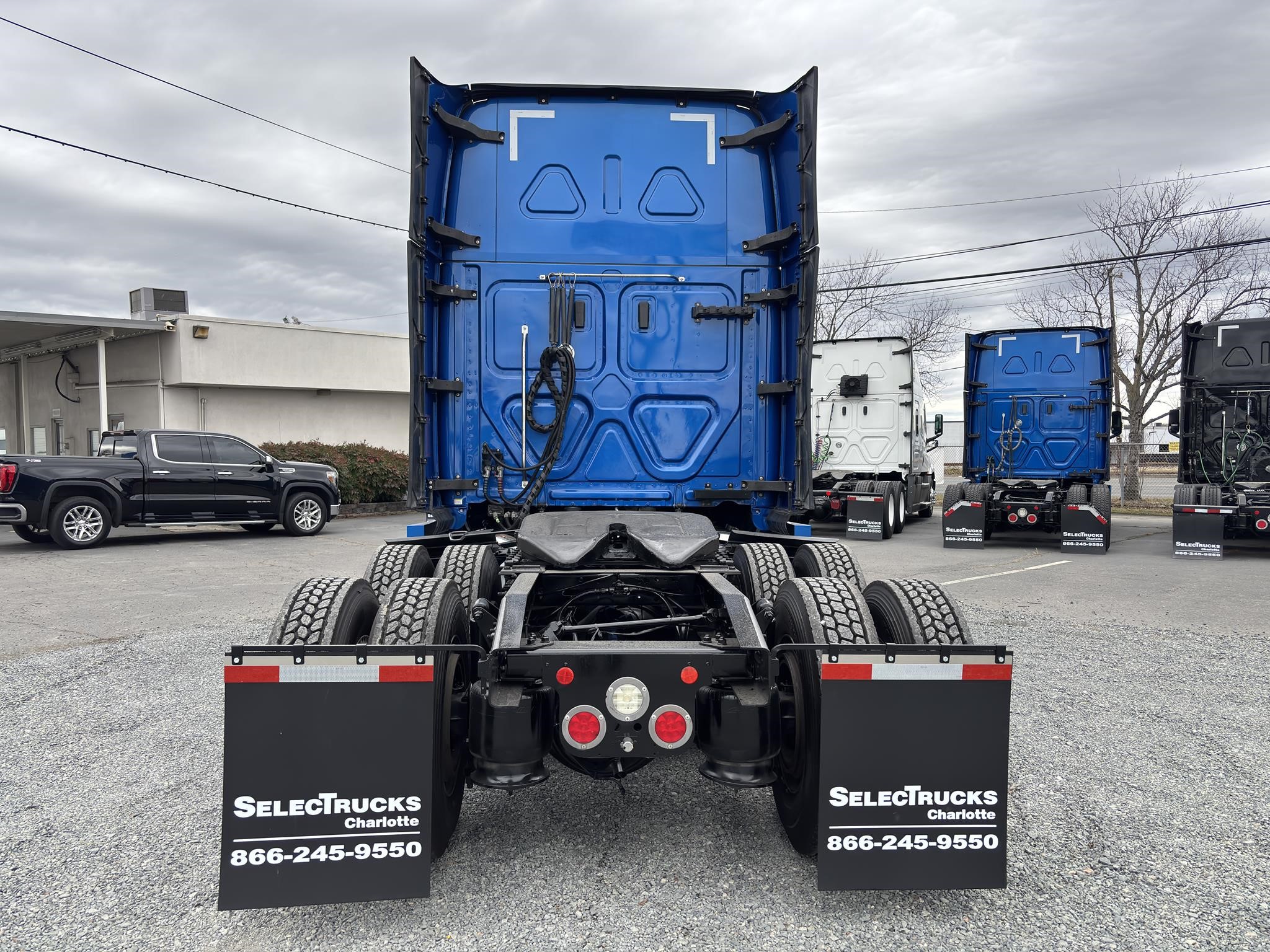 2021 Freightliner Cascadia in Charlotte, NC — photo 7