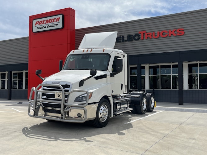 2021 Freightliner Cascadia 126" Day cab photo 4