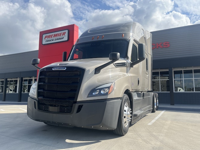 2023 Freightliner Cascadia 126" Sleeper Cab photo 4
