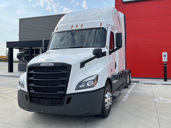 2024 Freightliner Cascadia 126" Sleeper Cab photo 3
