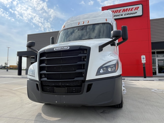 2024 Freightliner Cascadia 126" Sleeper Cab photo 4