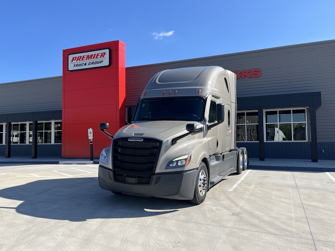 2023 Freightliner Cascadia 126" Sleeper Cab photo 3