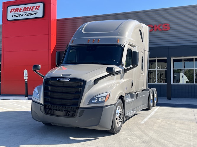 2023 Freightliner Cascadia 126" Sleeper Cab photo 4