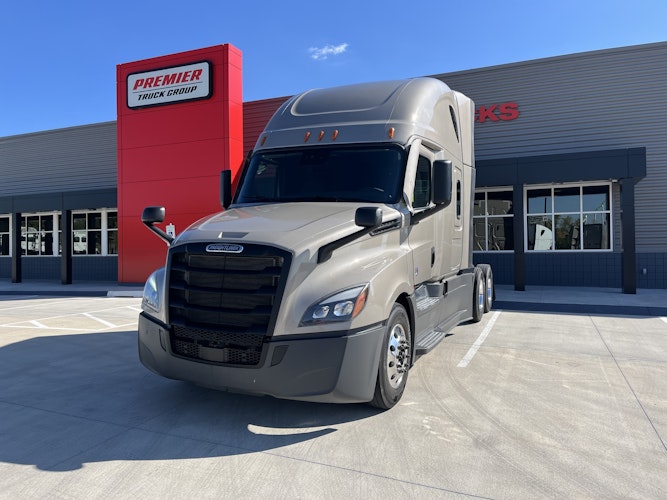 2023 Freightliner Cascadia 126" Sleeper Cab photo 2