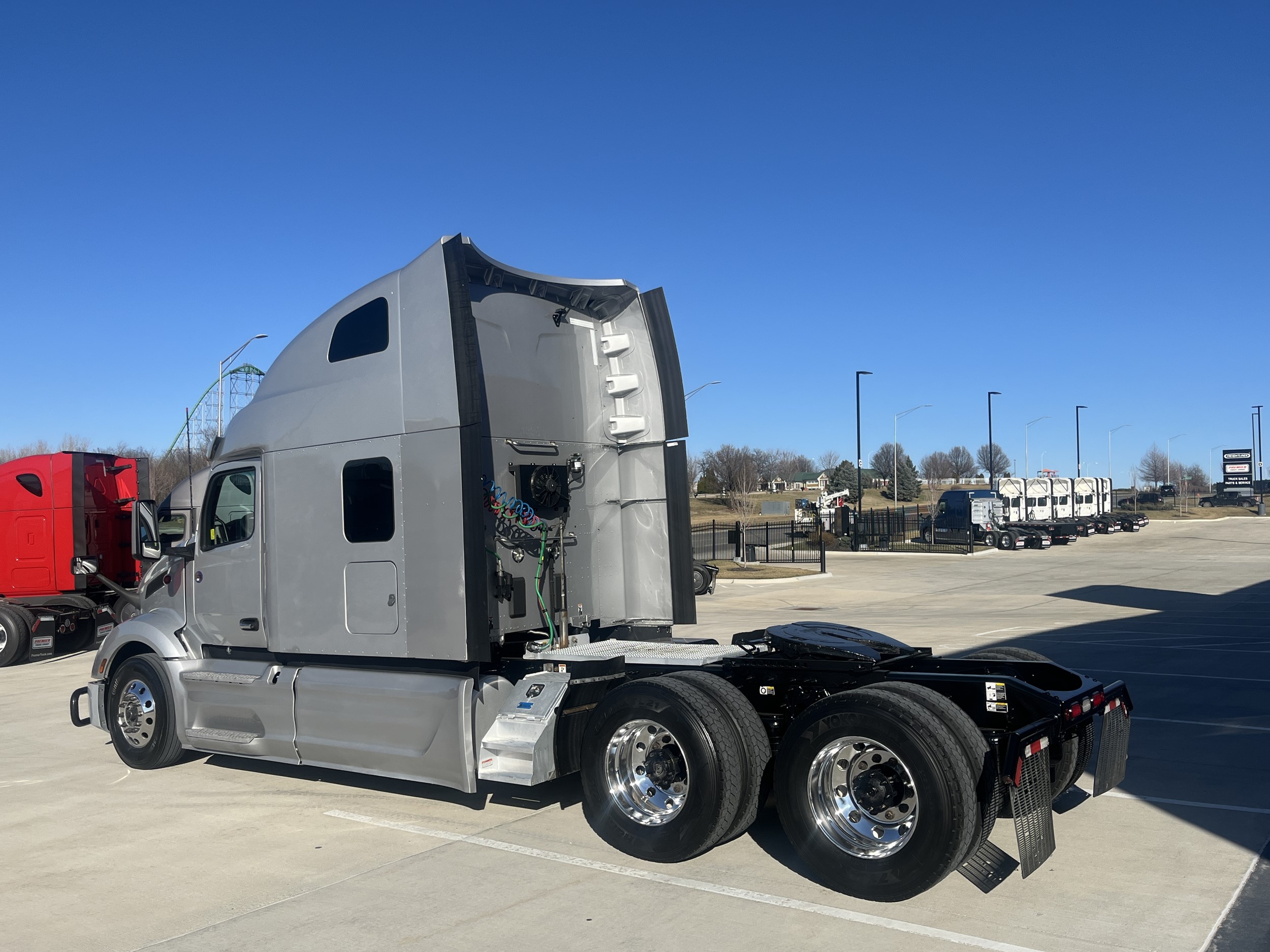 2023 Peterbilt 579 in Kansas City, MO — photo 3