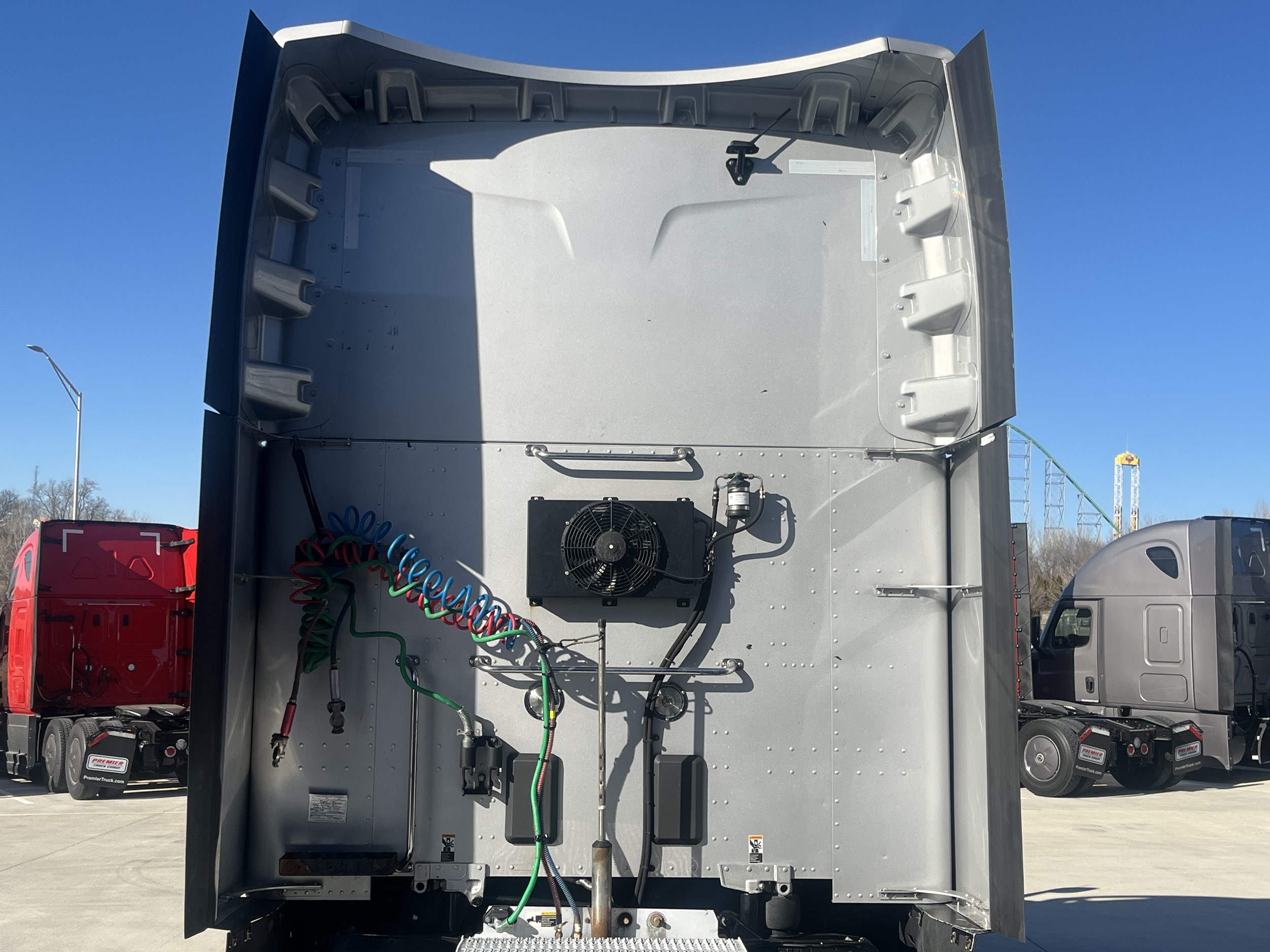 2023 Peterbilt 579 in Kansas City, MO — photo 6