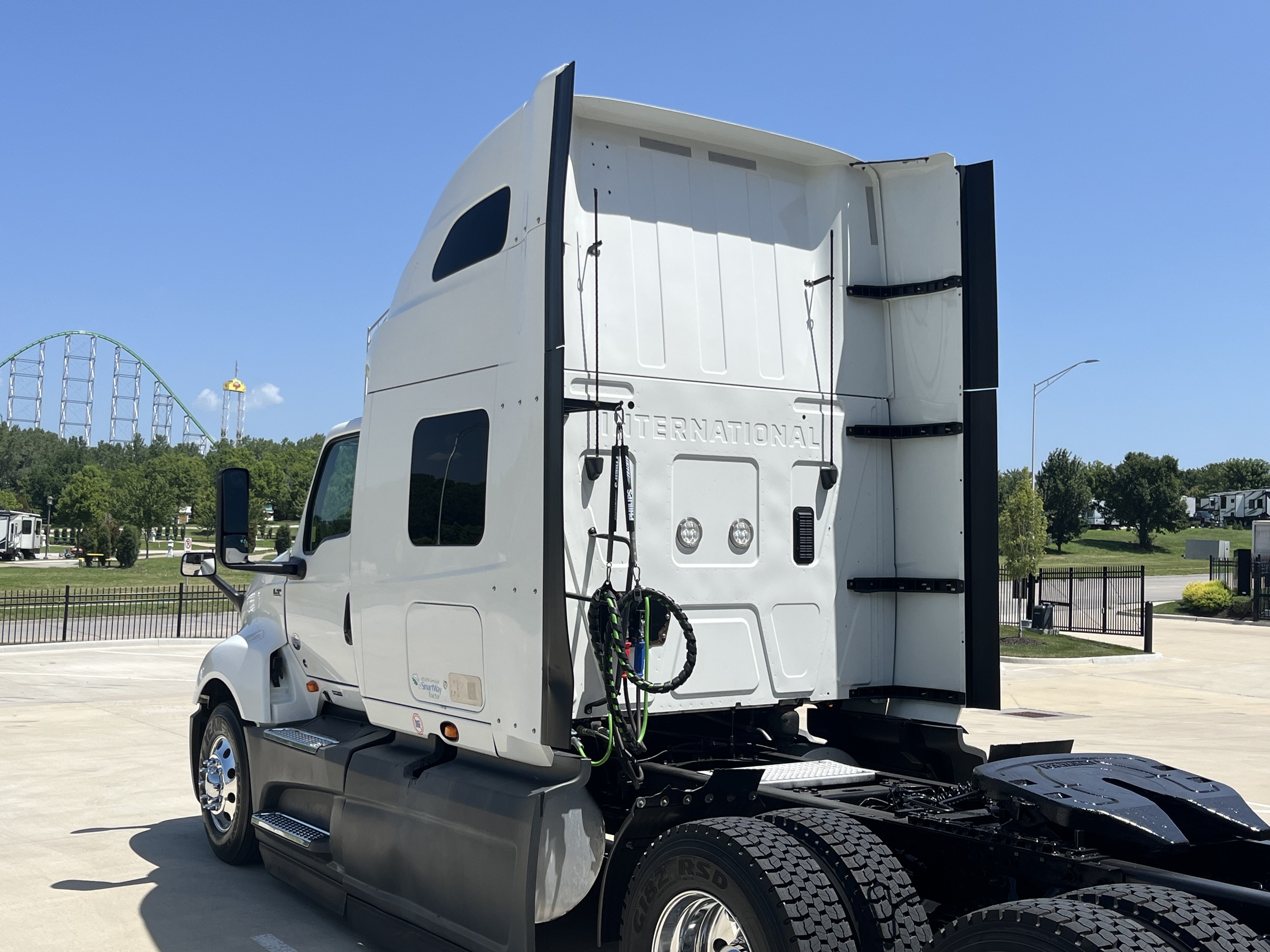 2022 International LT — photo 5