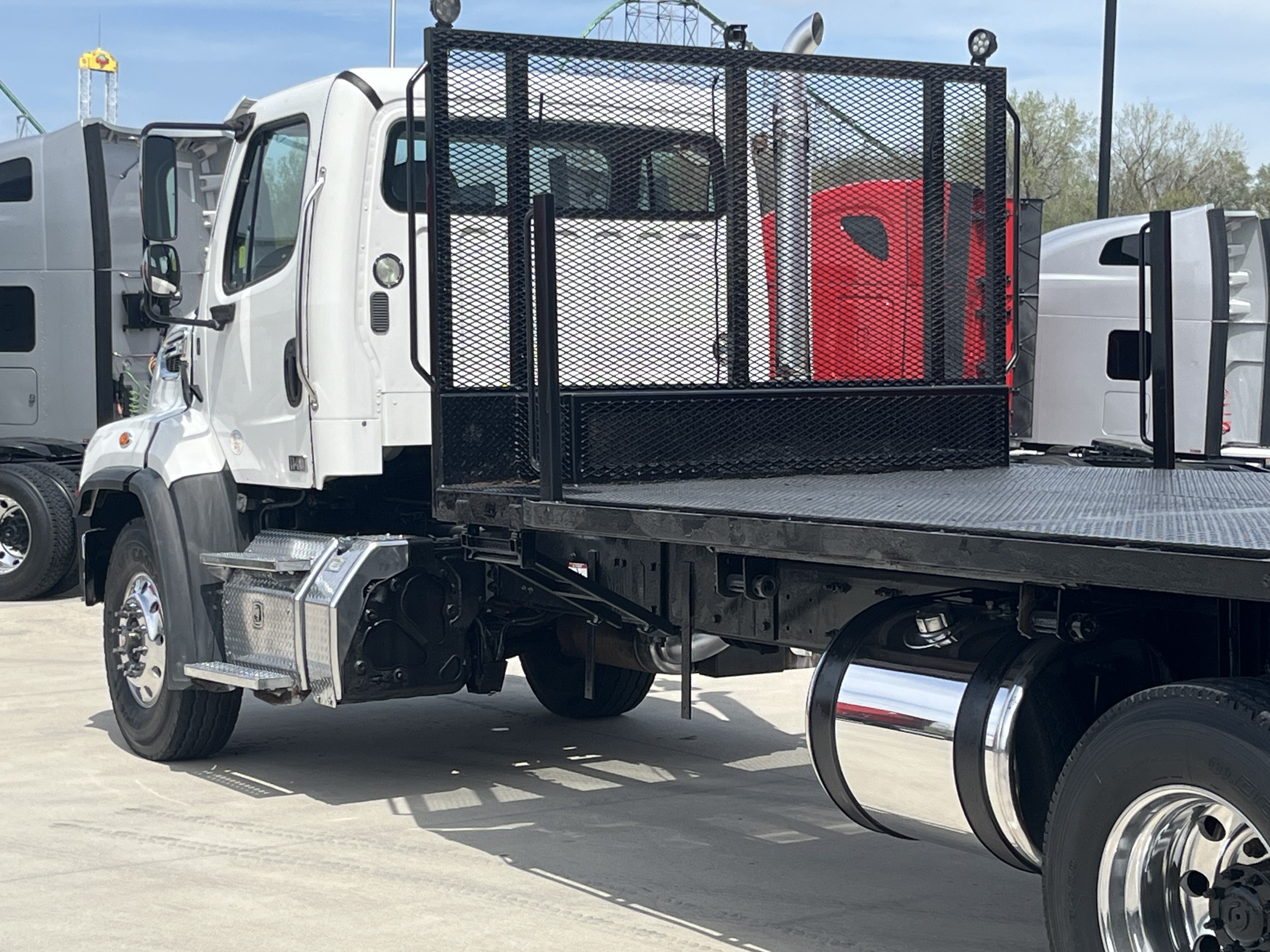 2017 Freightliner 114SD — photo 4