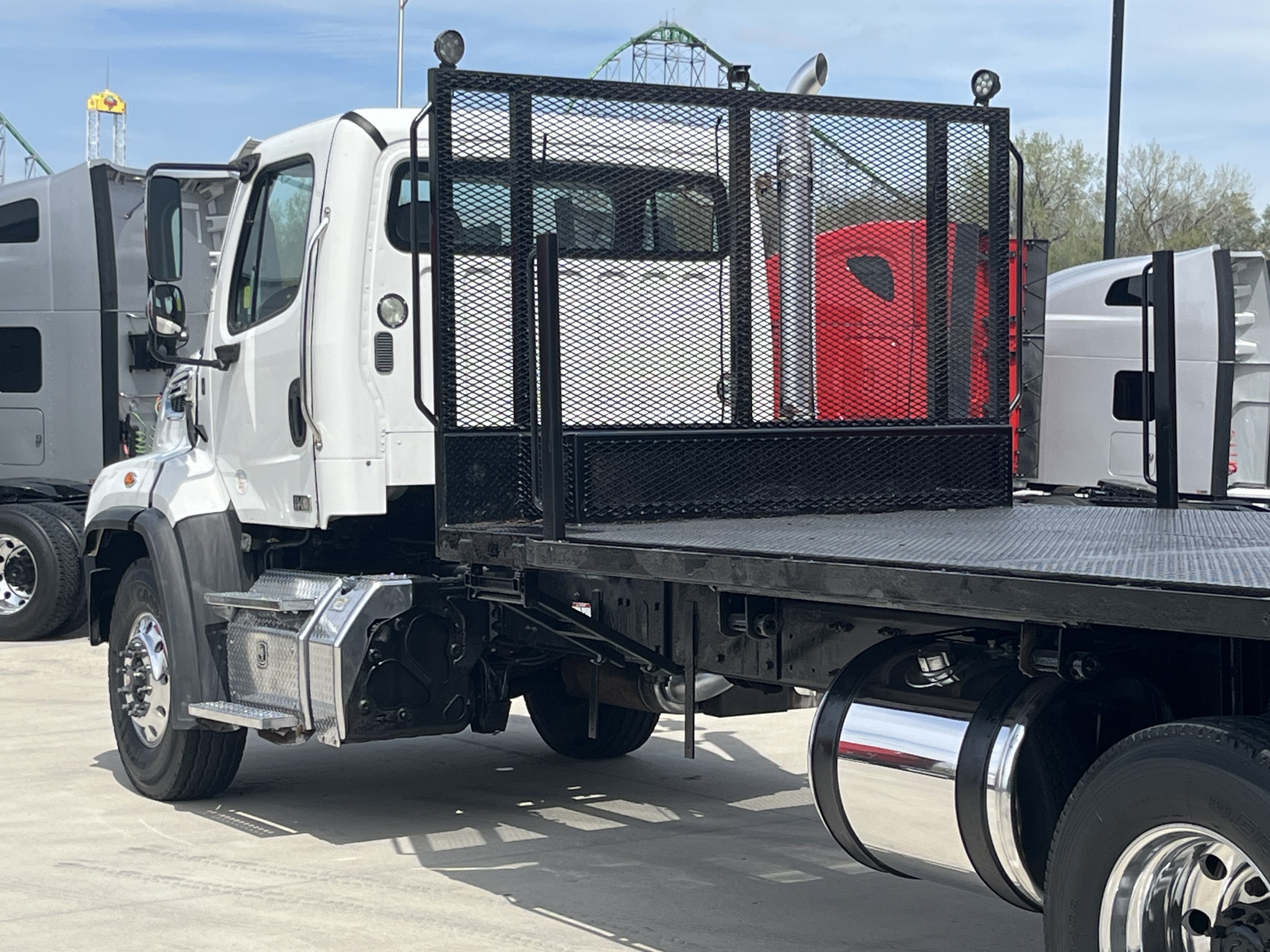 2017 Freightliner 114SD — photo 5