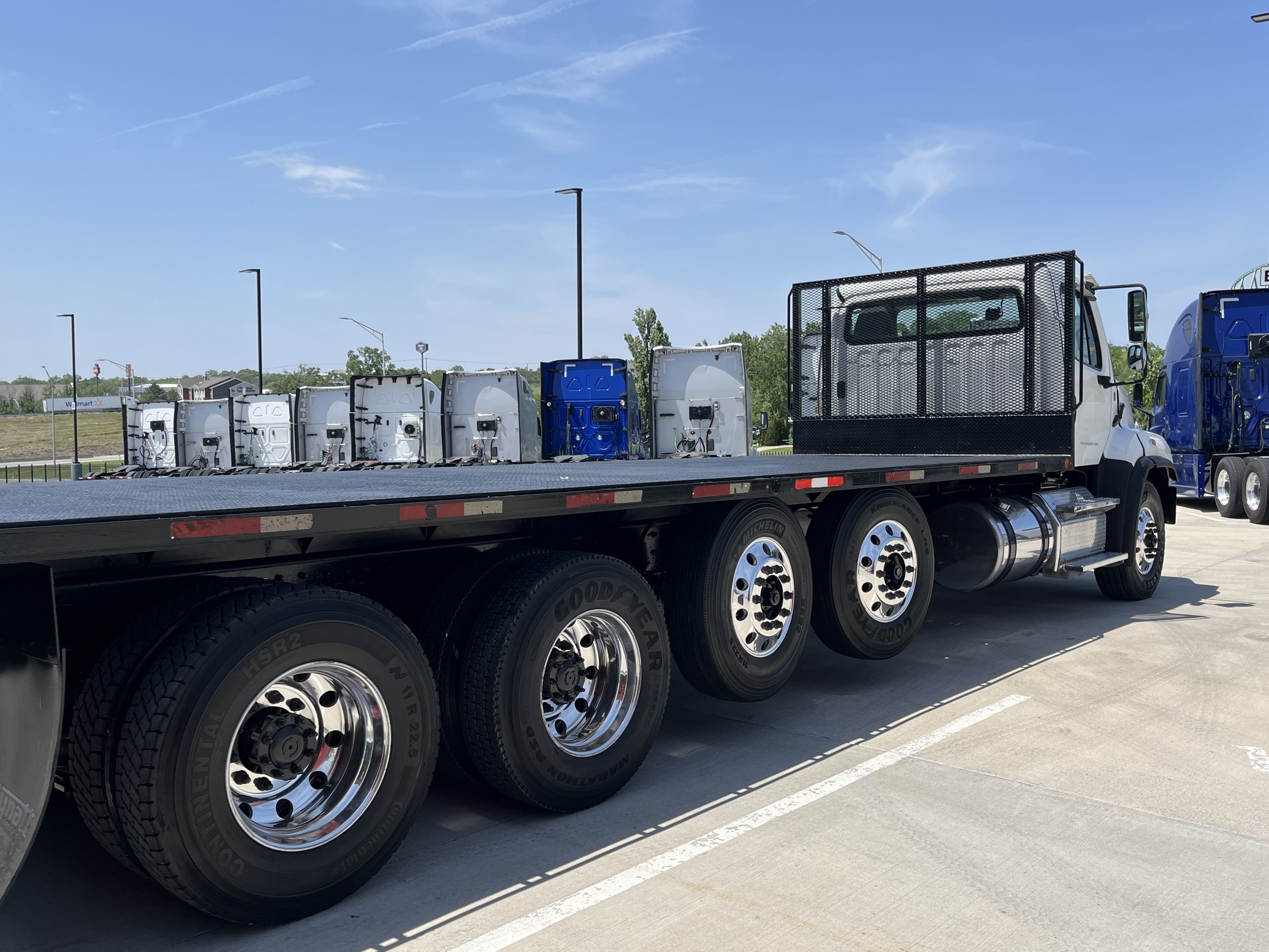 2019 Freightliner 114SD — photo 6
