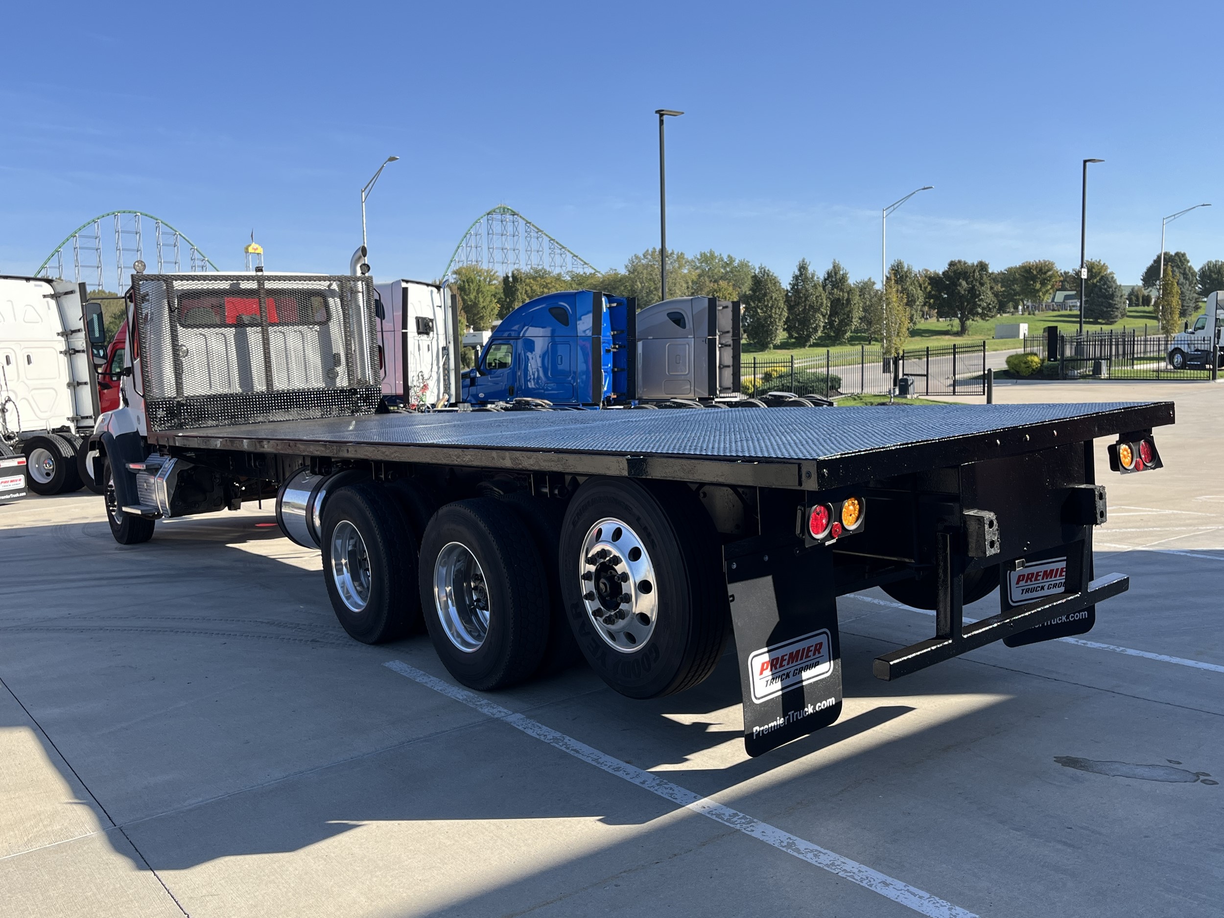 2017 Freightliner 114SD — photo 6