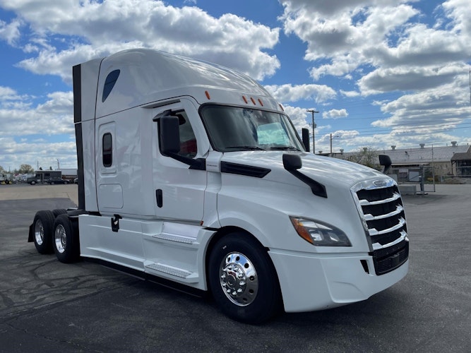 2021 Freightliner Cascadia 126" Sleeper Cab photo 3