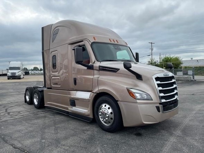 2022 Freightliner Cascadia 126" Sleeper Cab photo 3