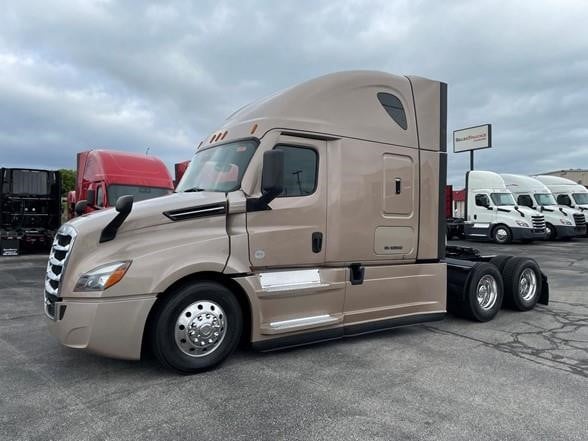 2022 Freightliner Cascadia in Louisville, KY