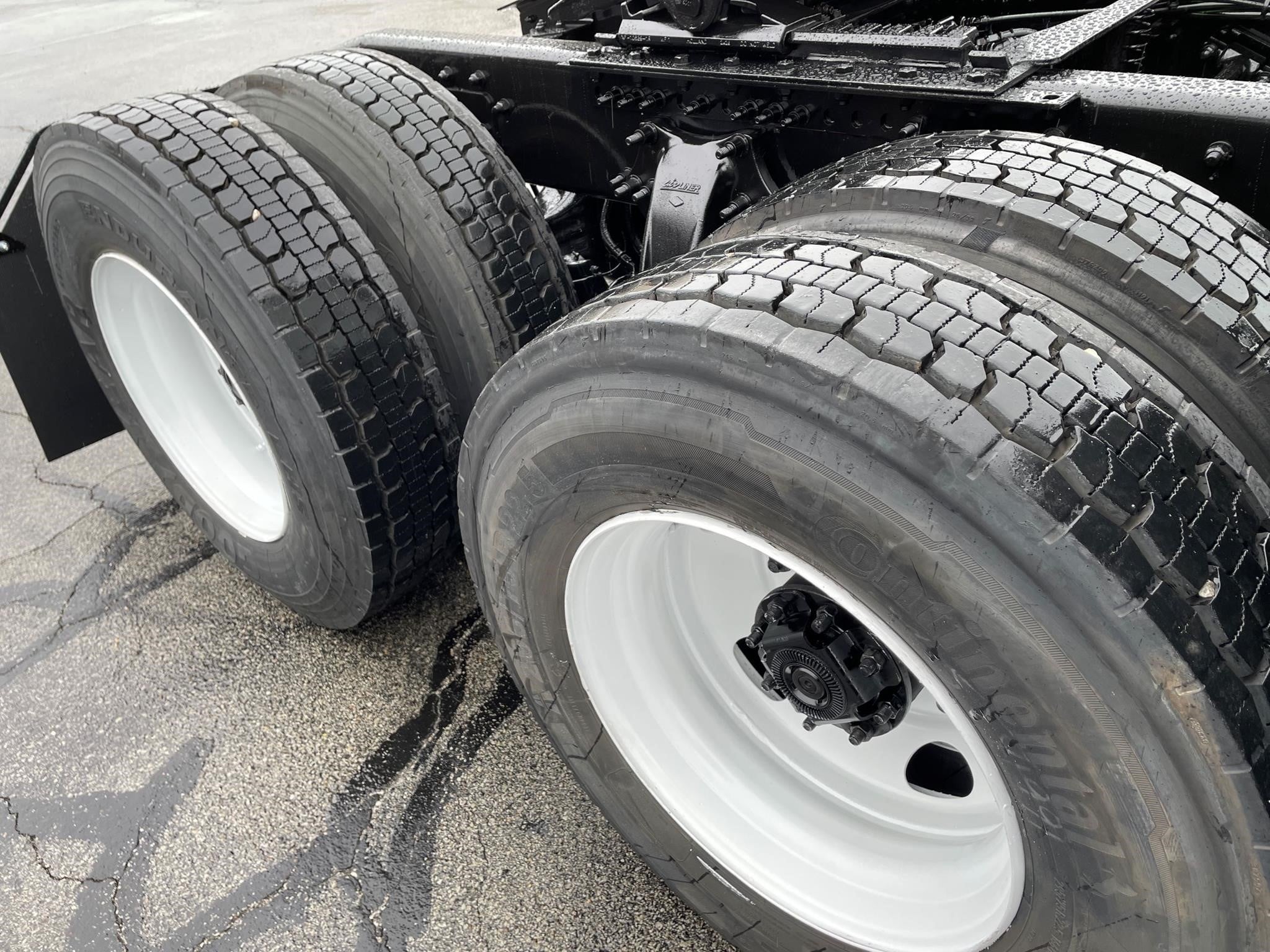 2023 Freightliner Cascadia in Louisville, KY — photo 5