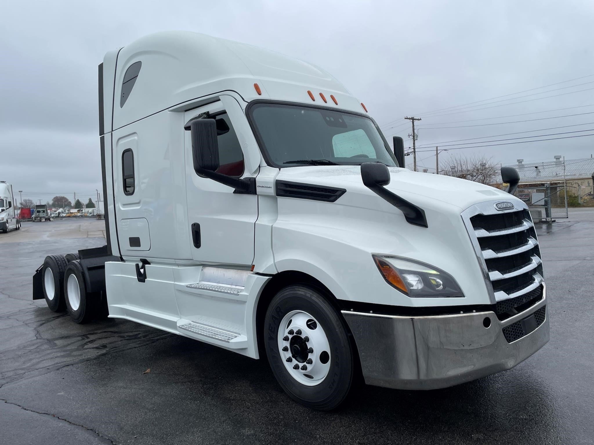 2023 Freightliner Cascadia in Louisville, KY — photo 3