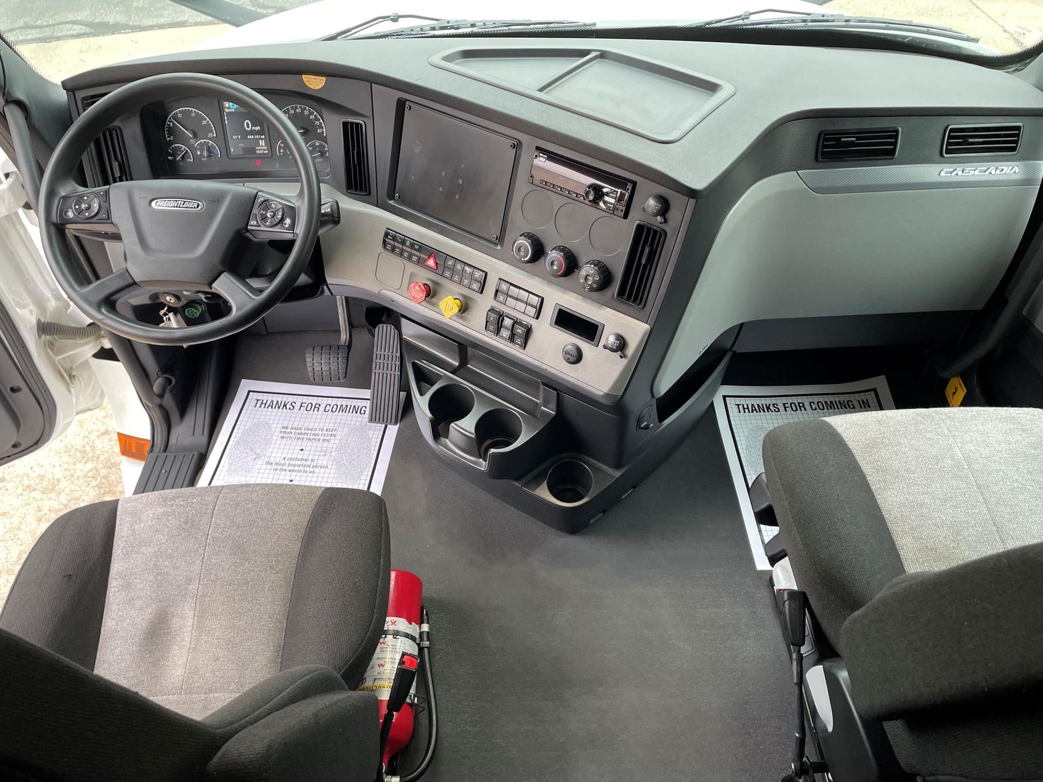 2021 Freightliner Cascadia in Louisville, KY — photo 6
