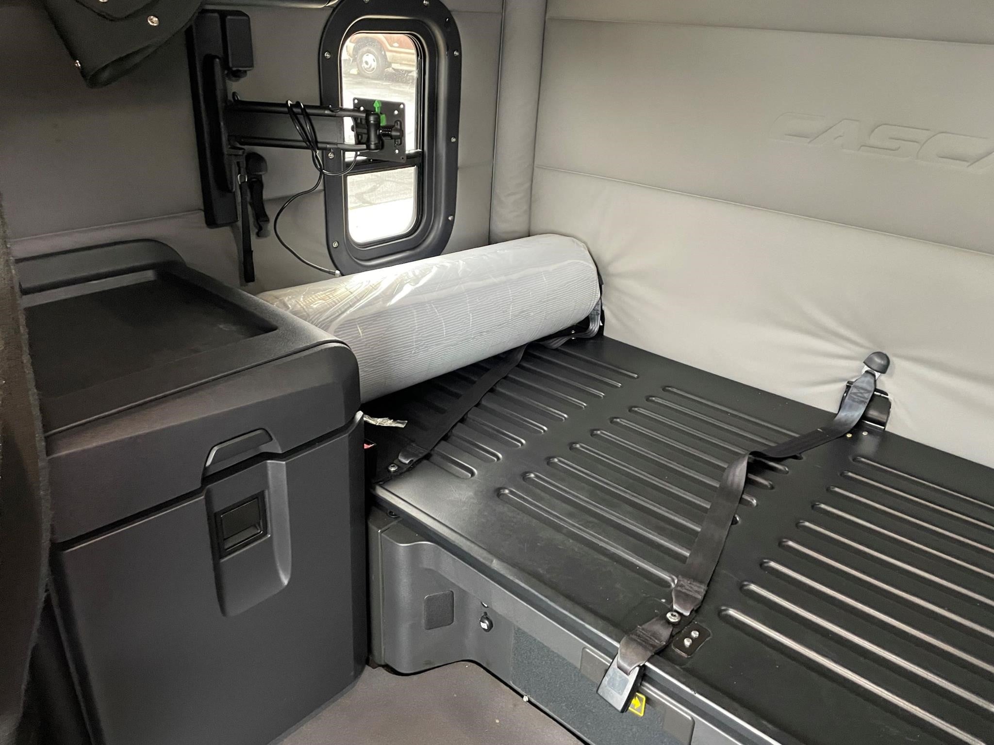 2021 Freightliner Cascadia in Louisville, KY — photo 7