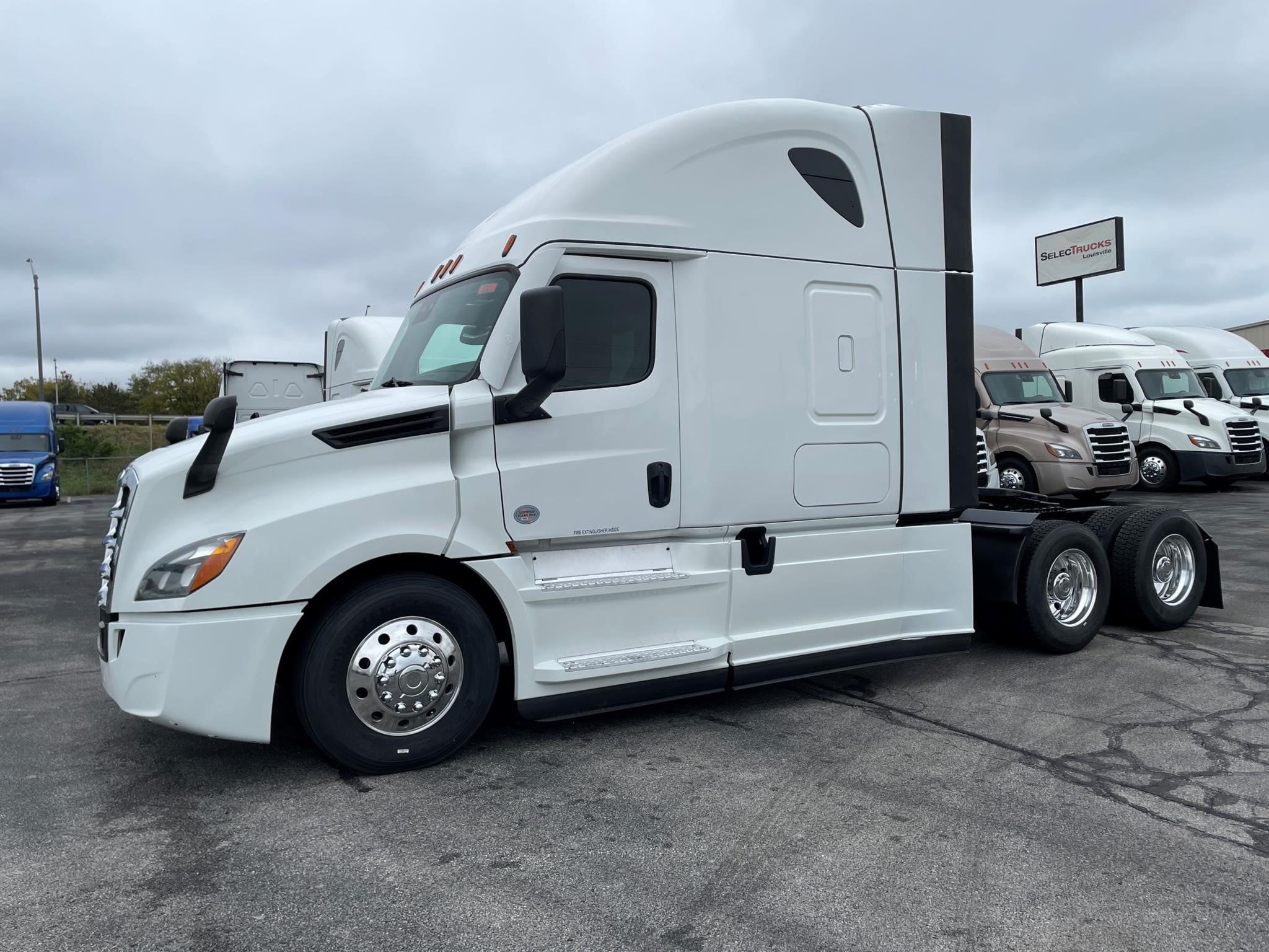 2021 Freightliner Cascadia in Louisville, KY