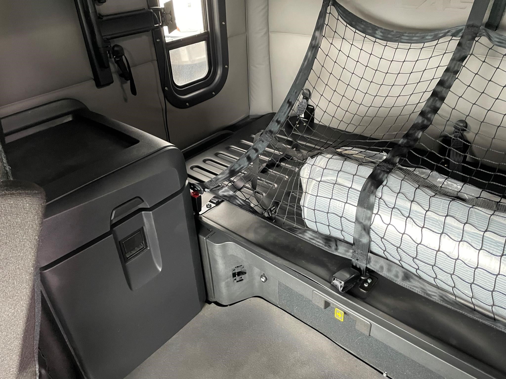 2021 Freightliner Cascadia in Louisville, KY — photo 8