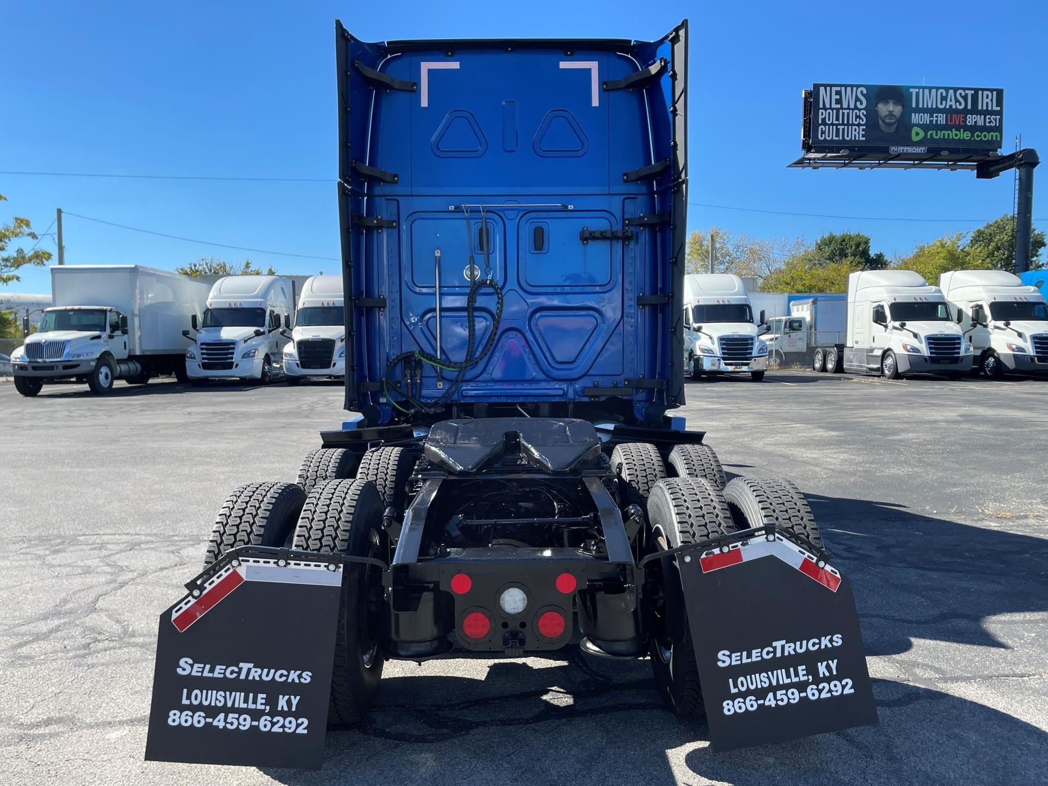 2021 Freightliner Cascadia in Louisville, KY — photo 4