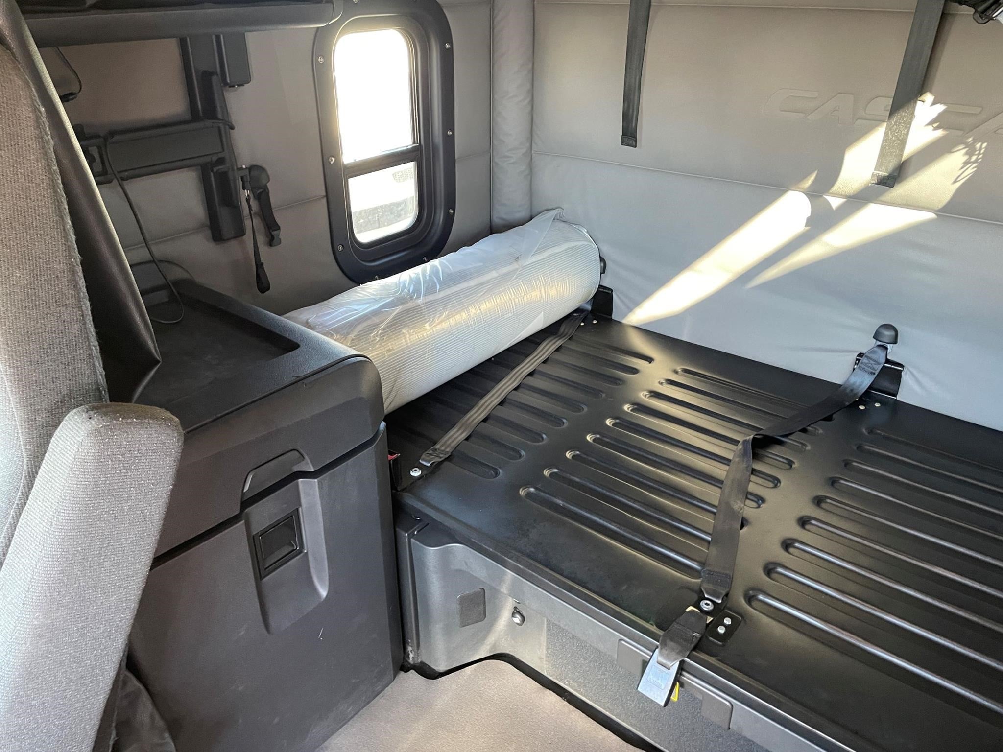 2021 Freightliner Cascadia in Louisville, KY — photo 7