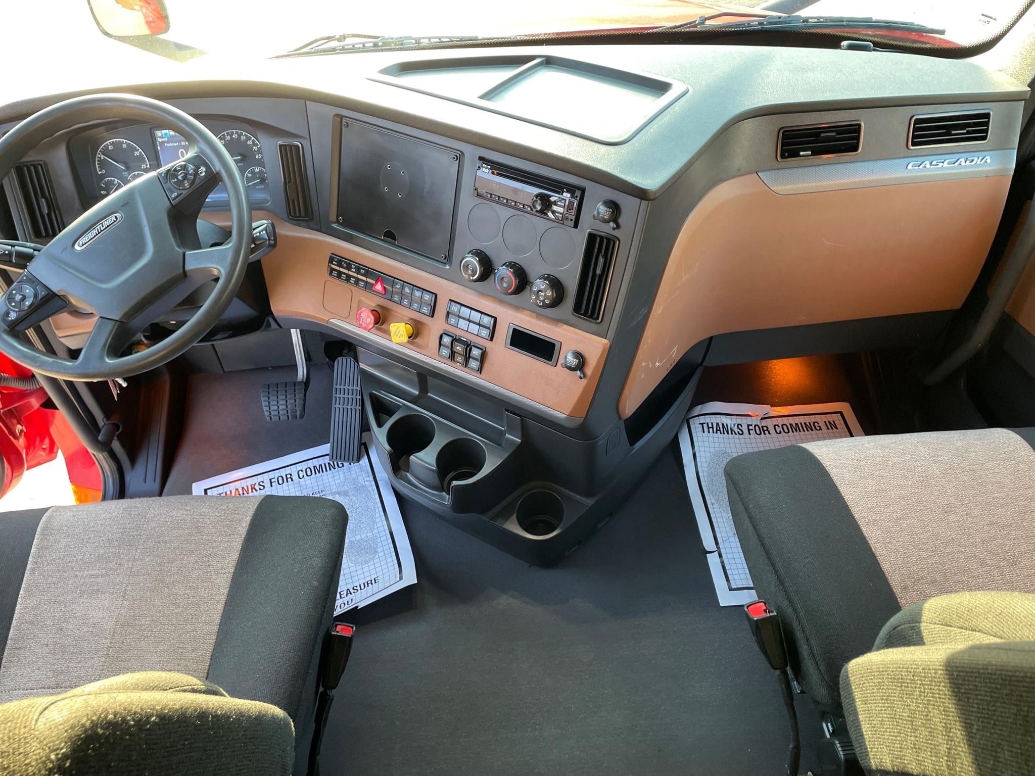 2021 Freightliner Cascadia in Louisville, KY — photo 7