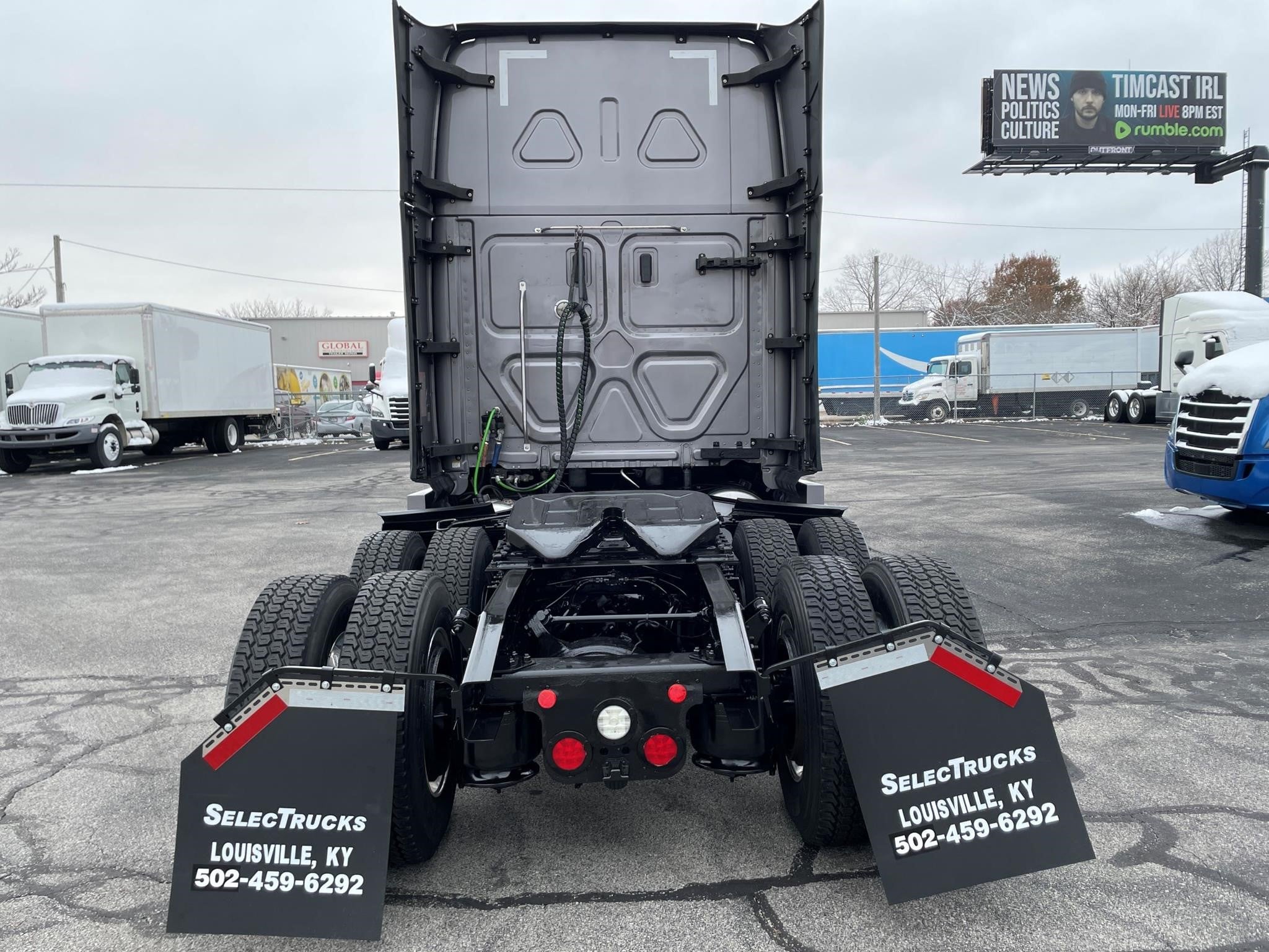 2021 Freightliner Cascadia in Louisville, KY — photo 4