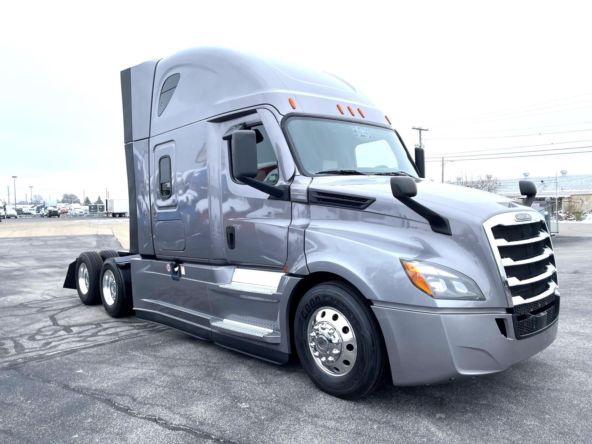 2021 Freightliner Cascadia in Louisville, KY — photo 3
