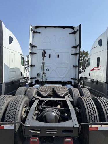 2023 Freightliner Cascadia 126" Sleeper Cab photo 3