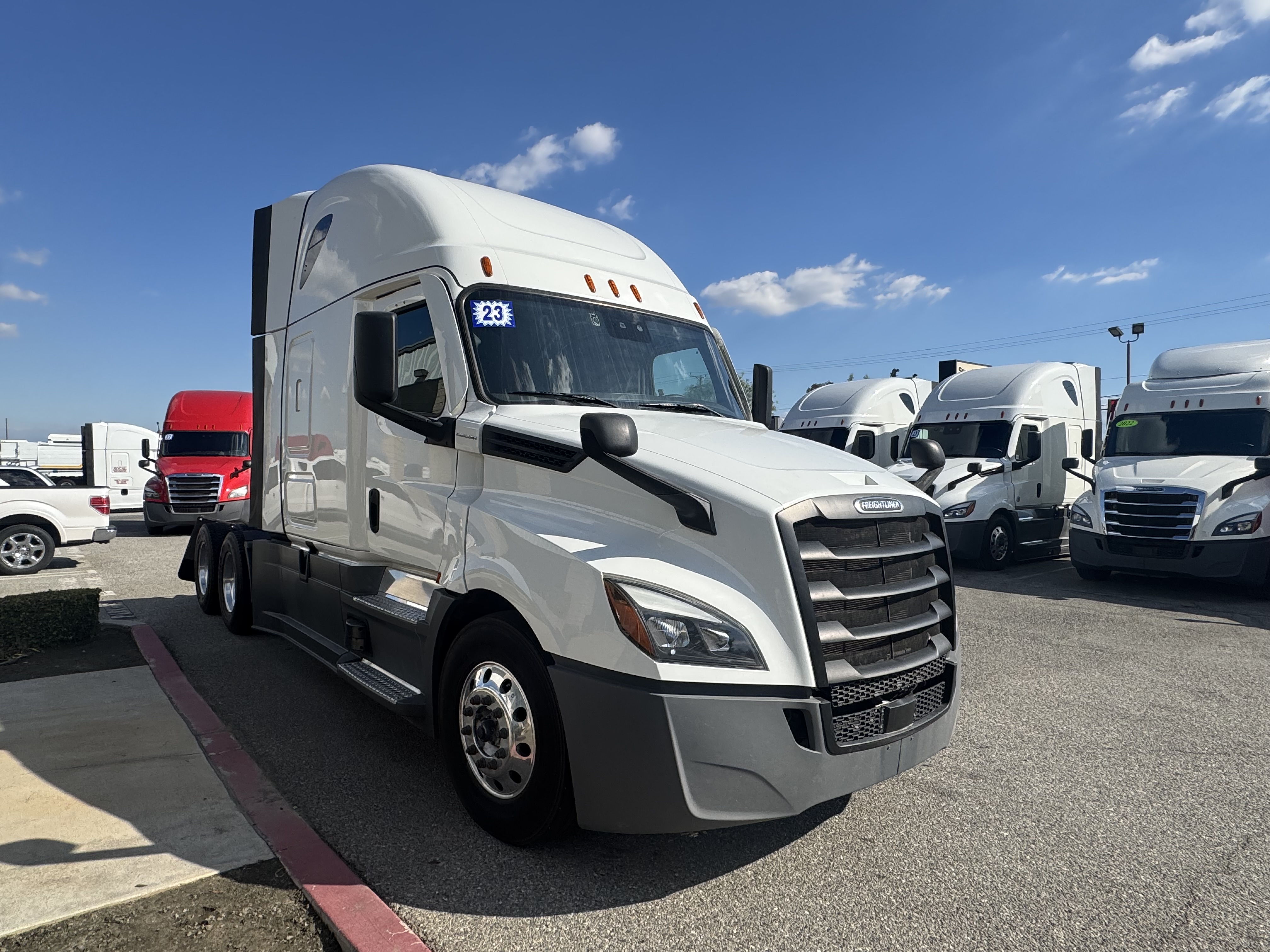 2023 Freightliner Cascadia in Fontana, CA — photo 8