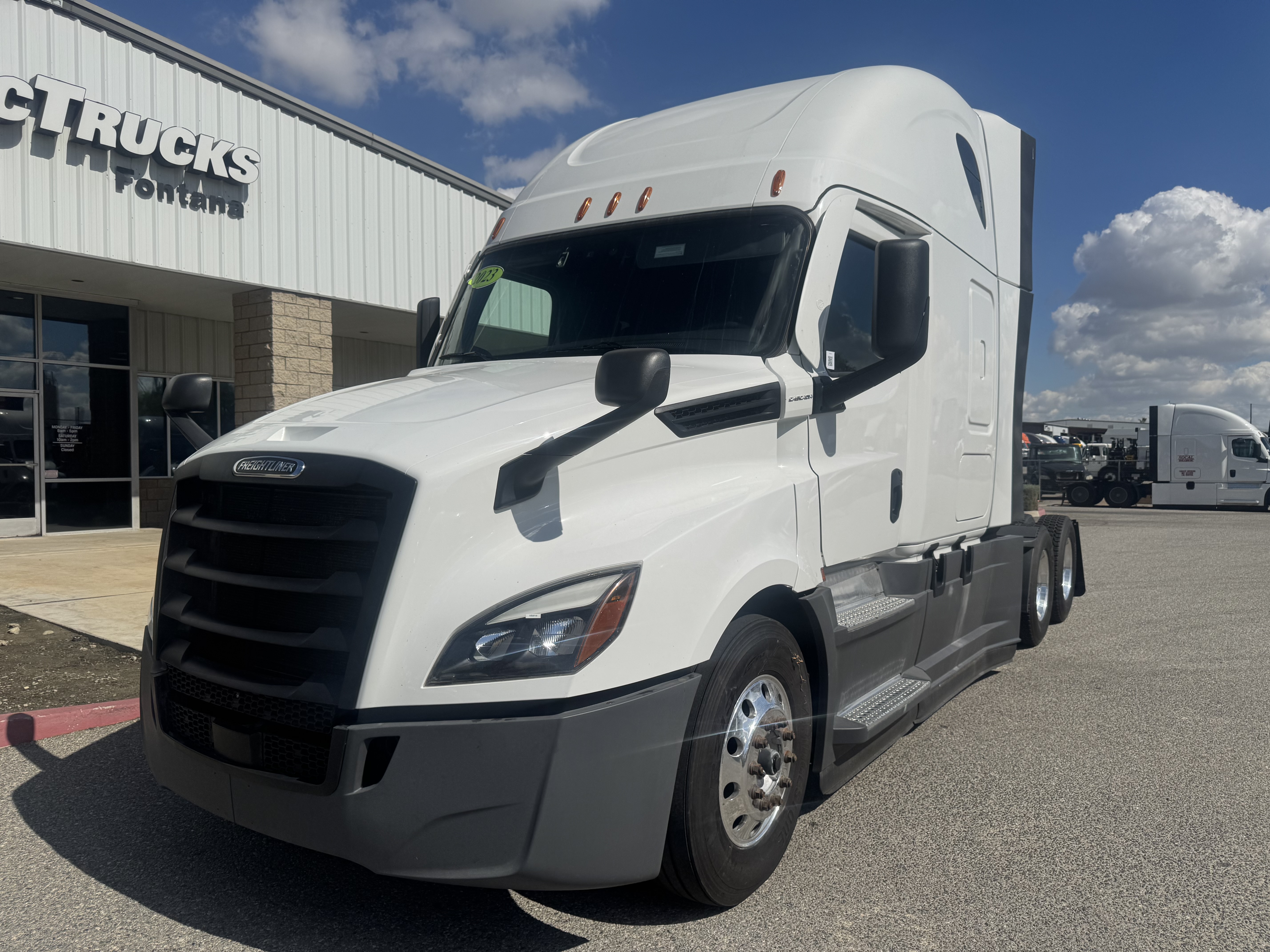 2023 Freightliner Cascadia in Fontana, CA