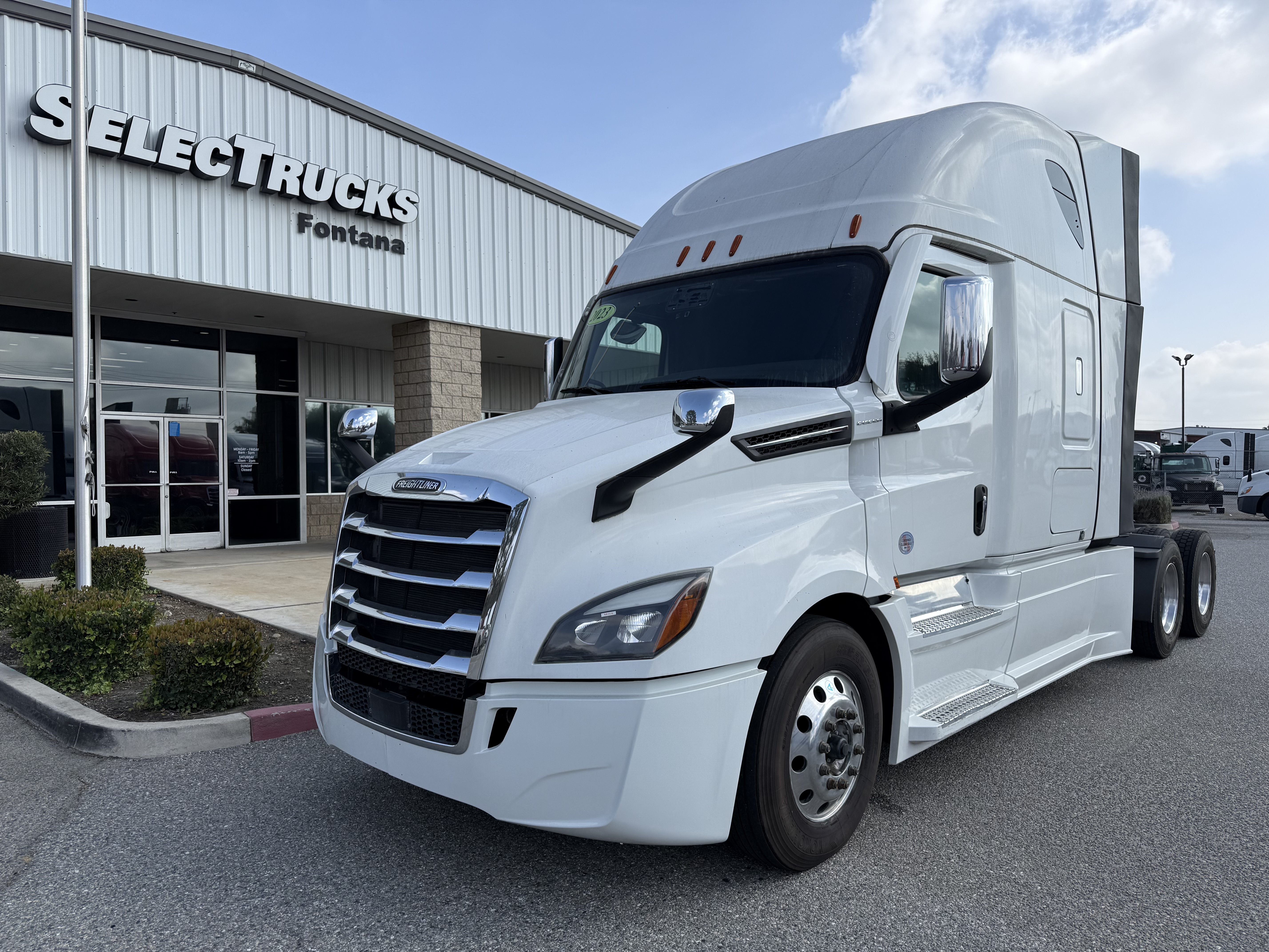 2023 Freightliner Cascadia in Fontana, CA