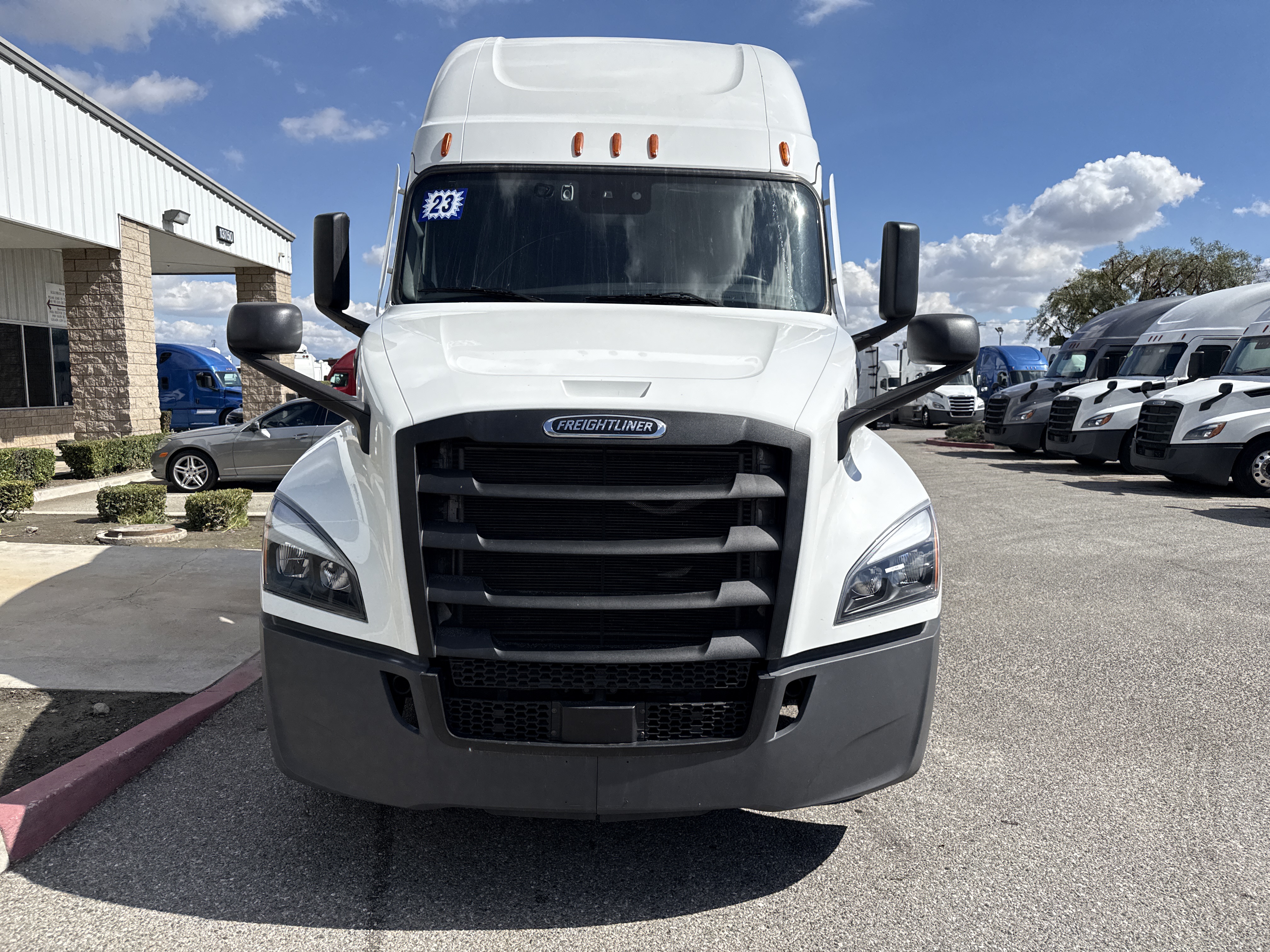 2023 Freightliner Cascadia in Fontana, CA — photo 2