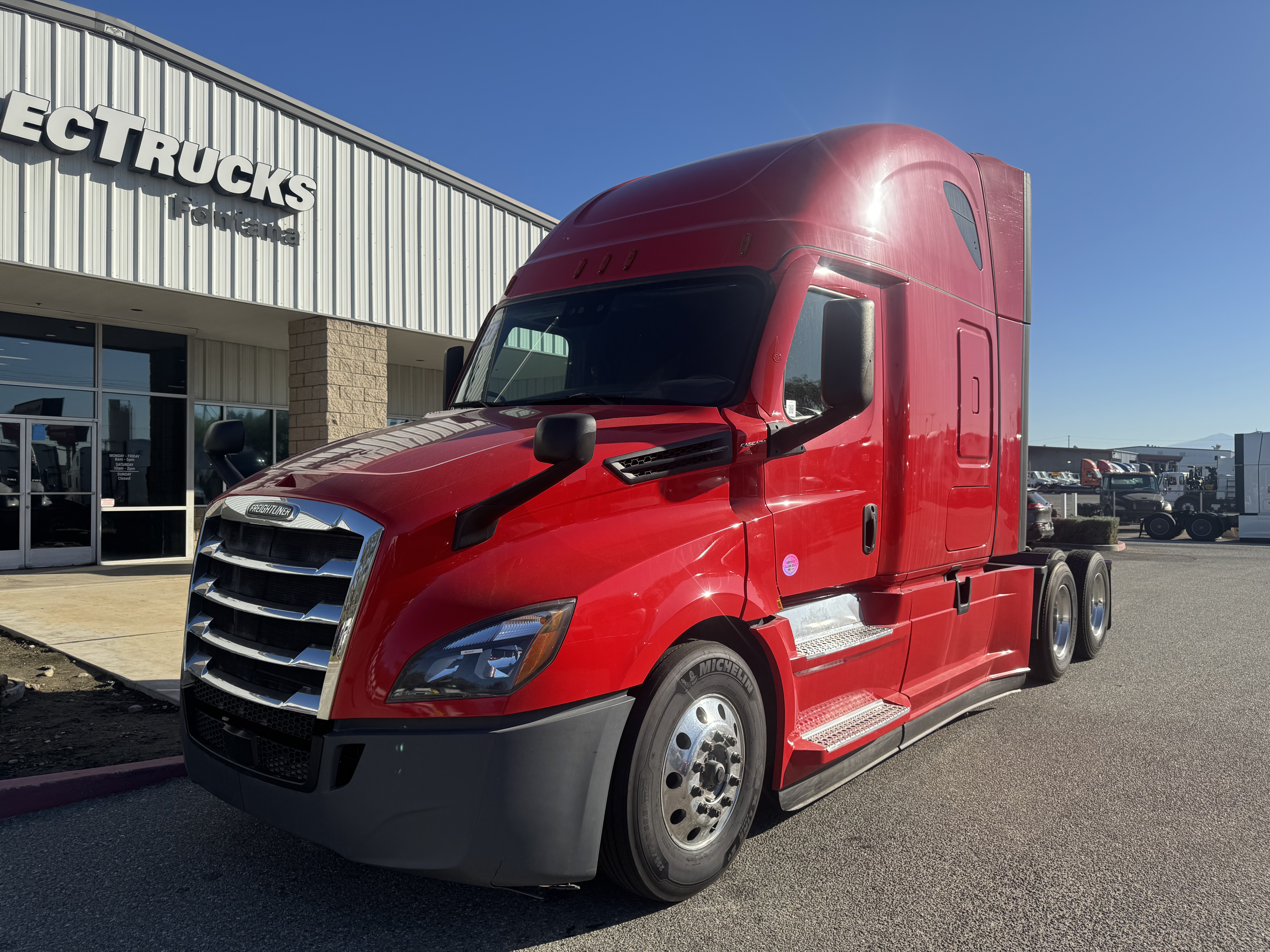 2021 Freightliner Cascadia in Fontana, CA