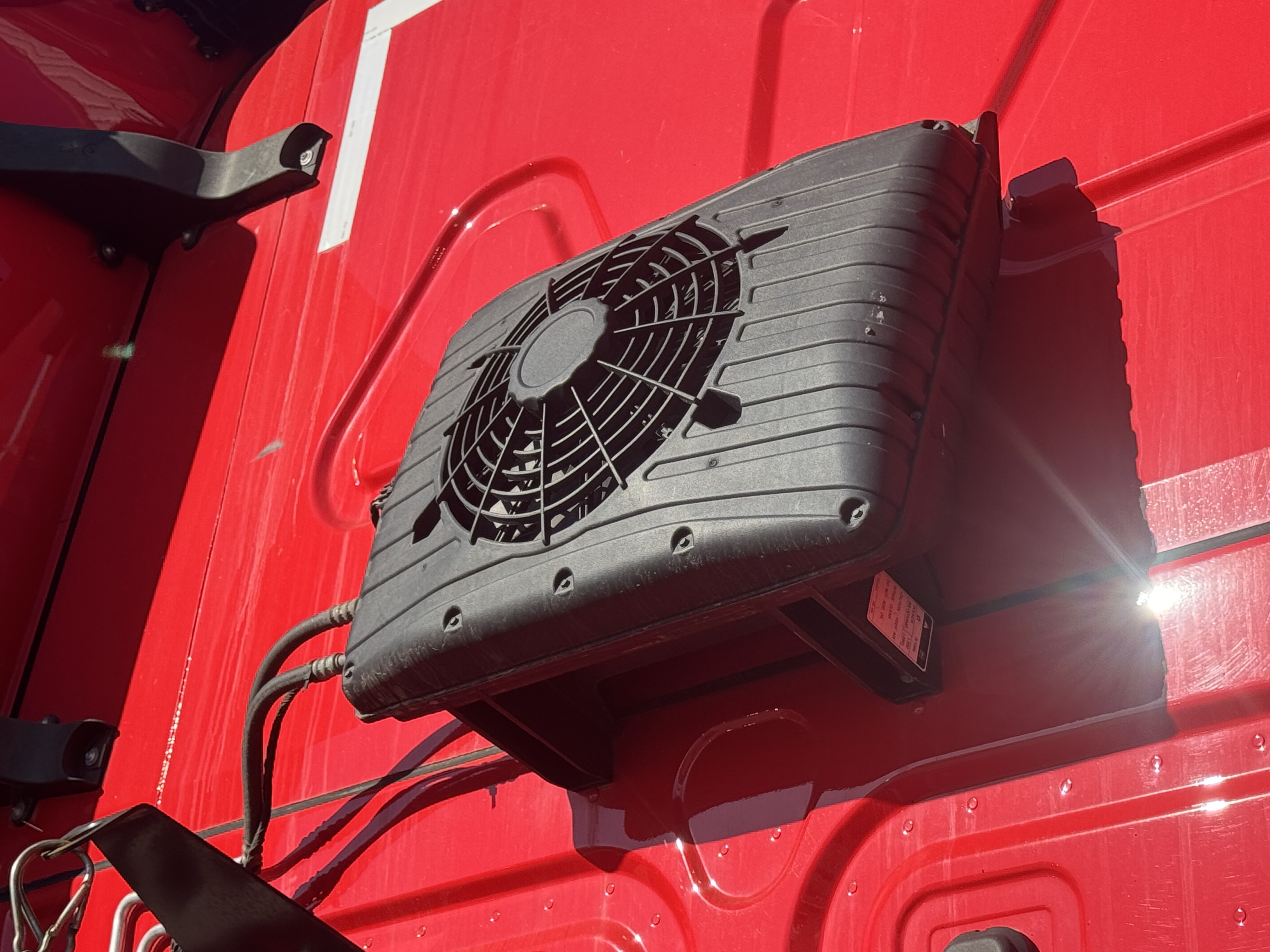 2021 Freightliner Cascadia in Fontana, CA — photo 7