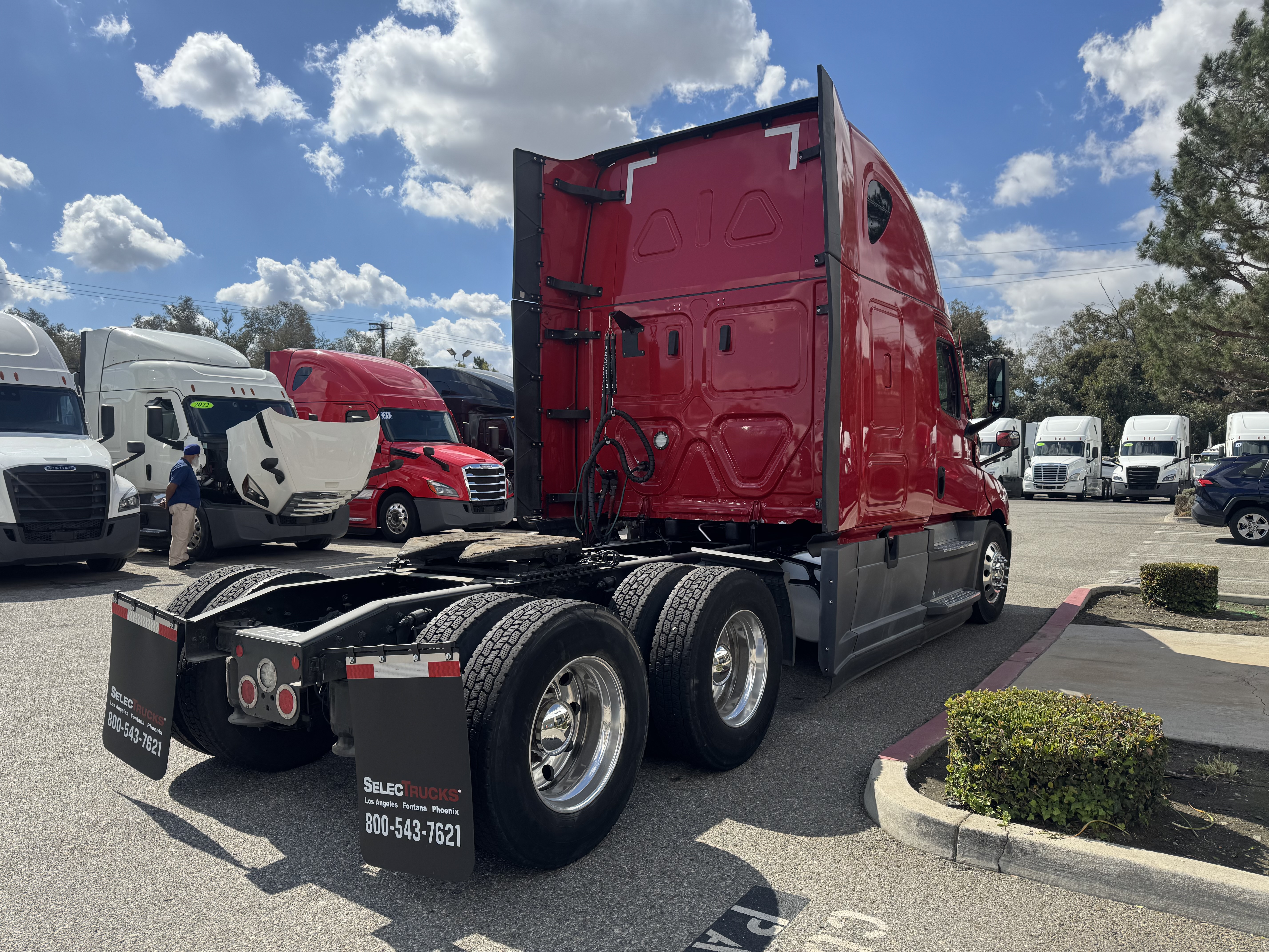 2021 Freightliner Cascadia in Fontana, CA — photo 6