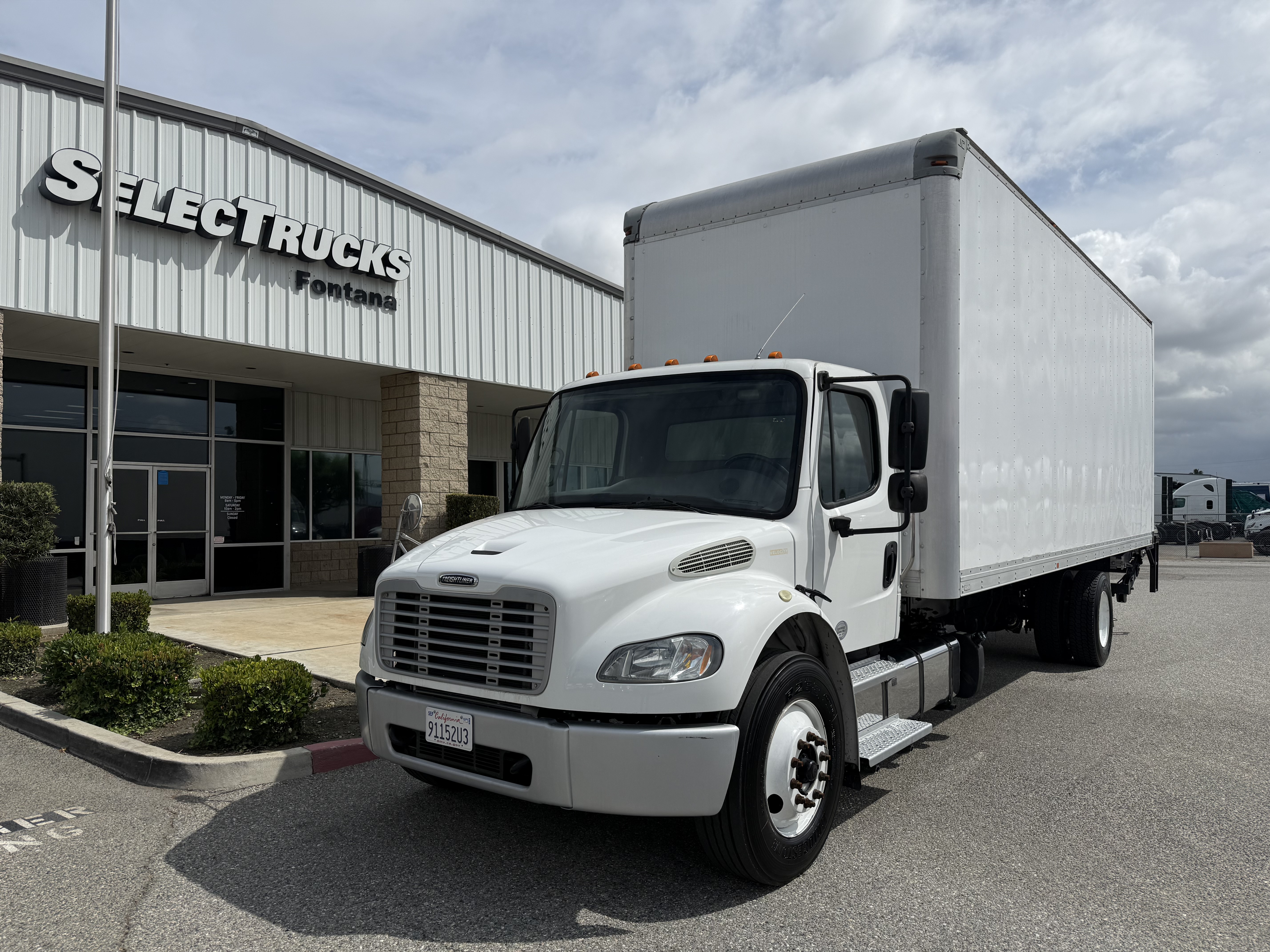 2018 Freightliner eM2 — photo 2