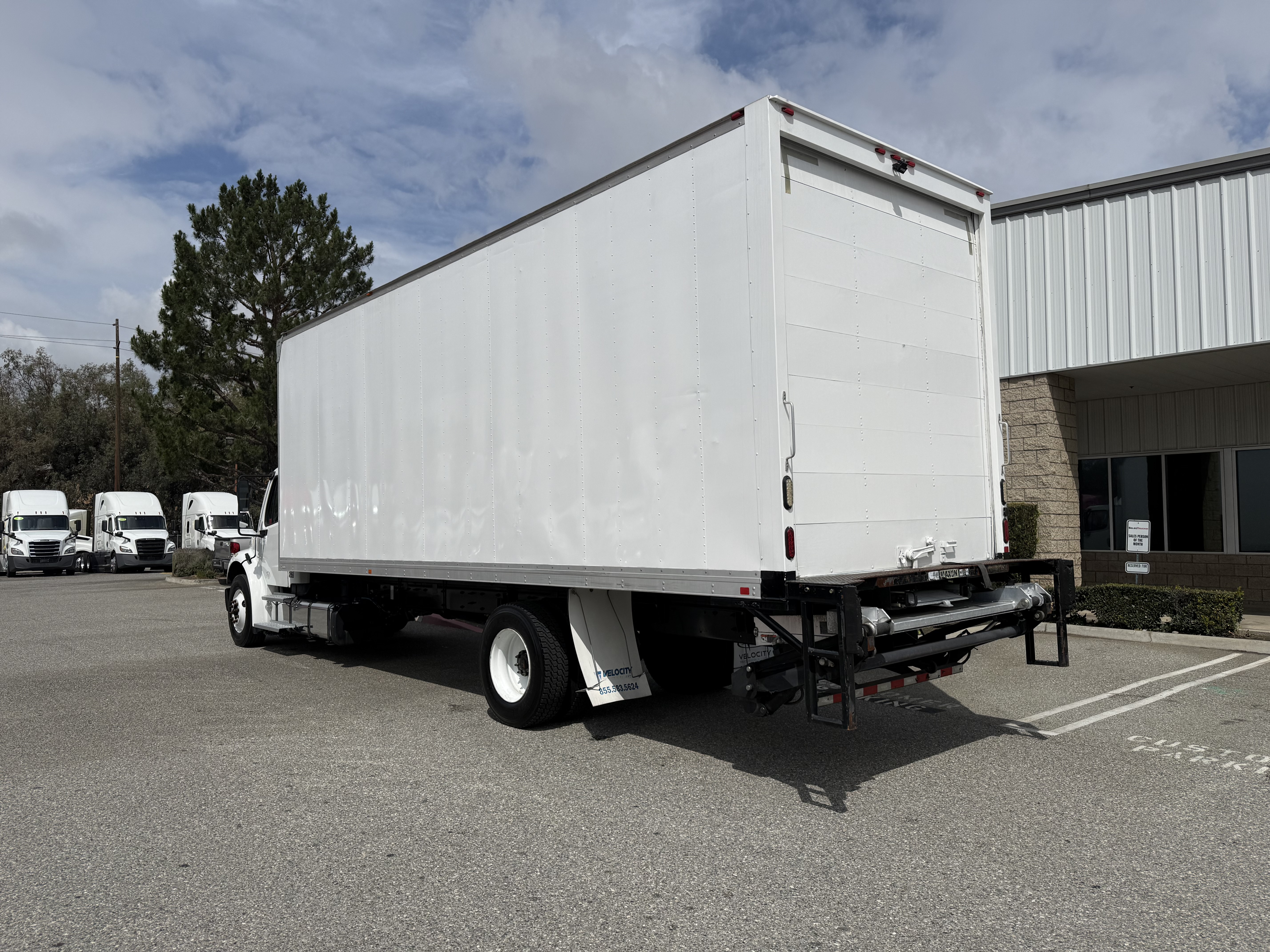2018 Freightliner eM2 — photo 4