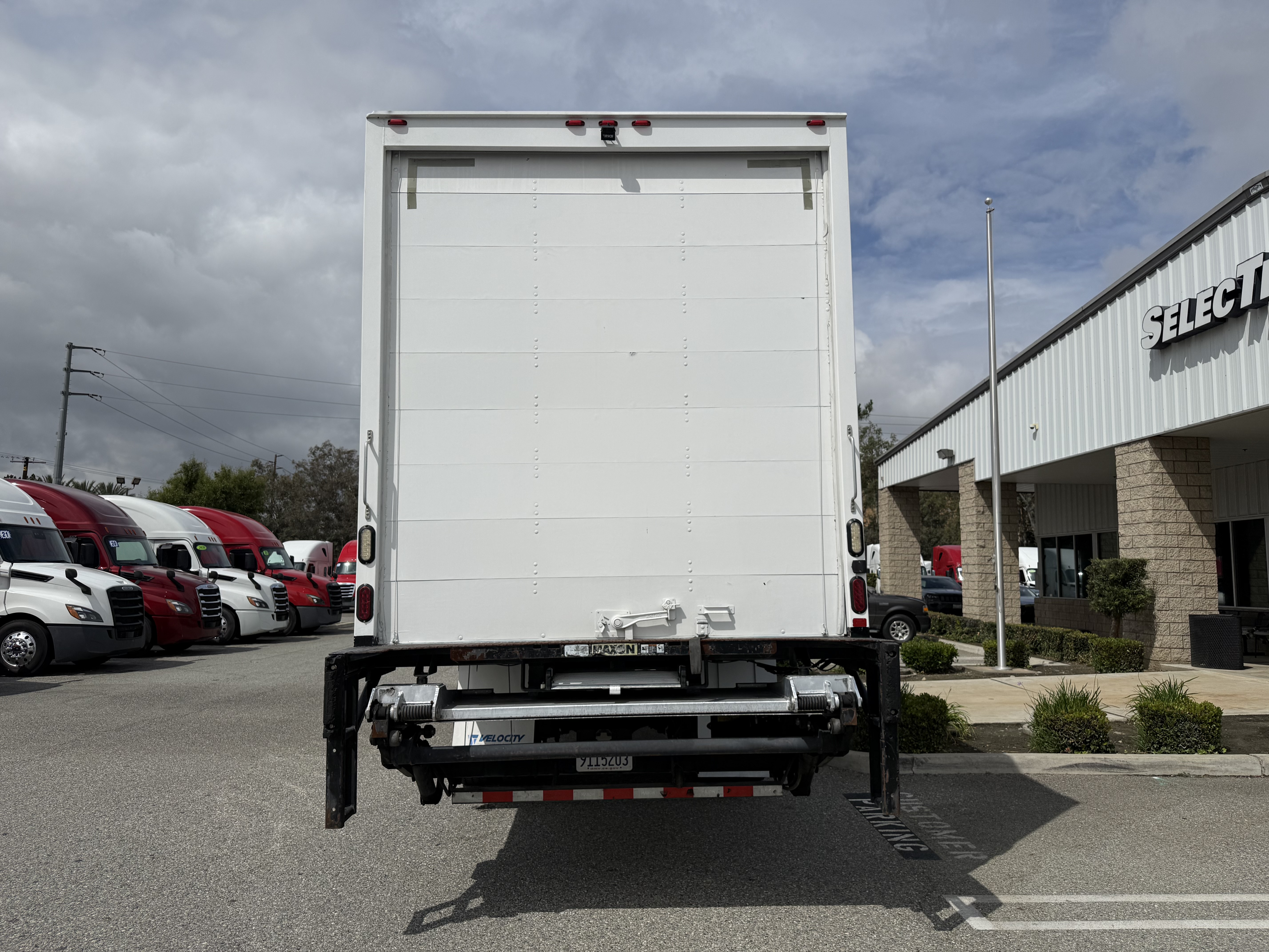 2018 Freightliner eM2 — photo 5
