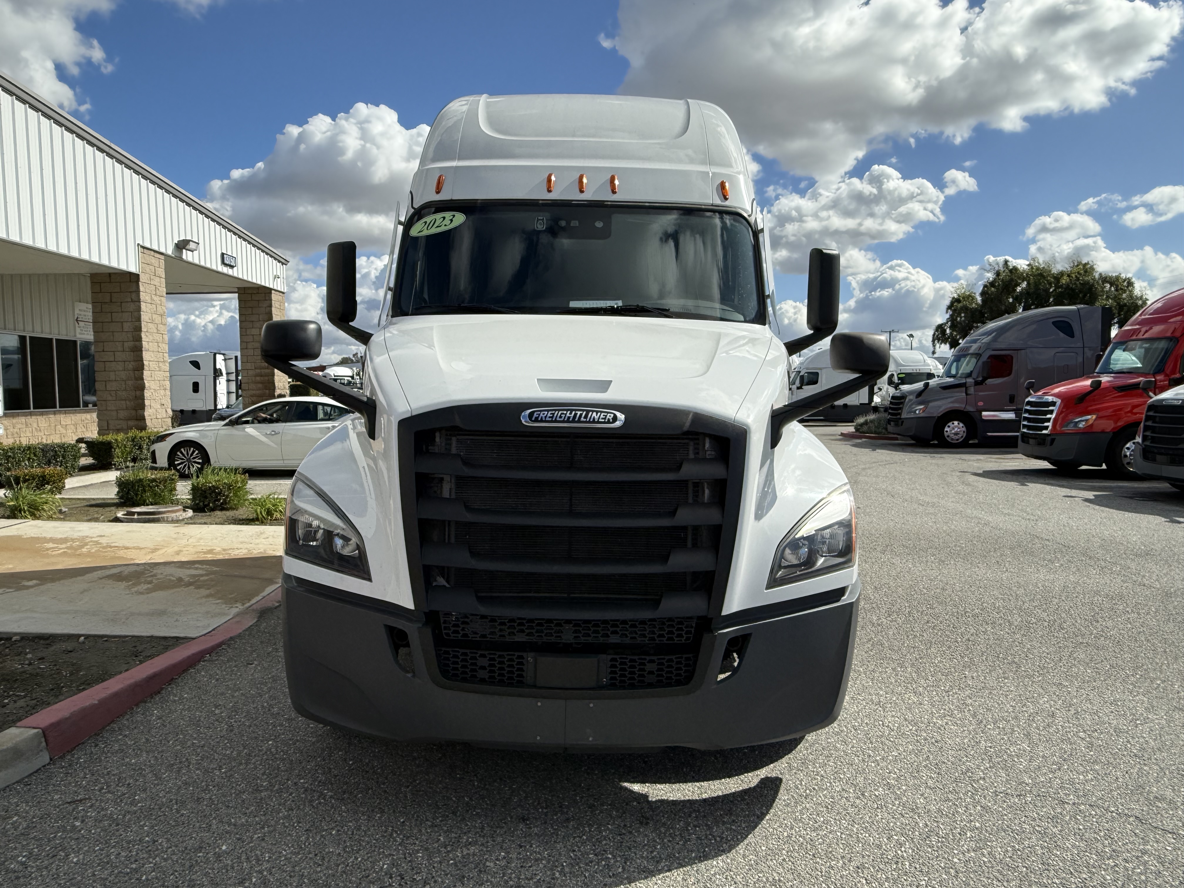 2023 Freightliner Cascadia in Fontana, CA — photo 2