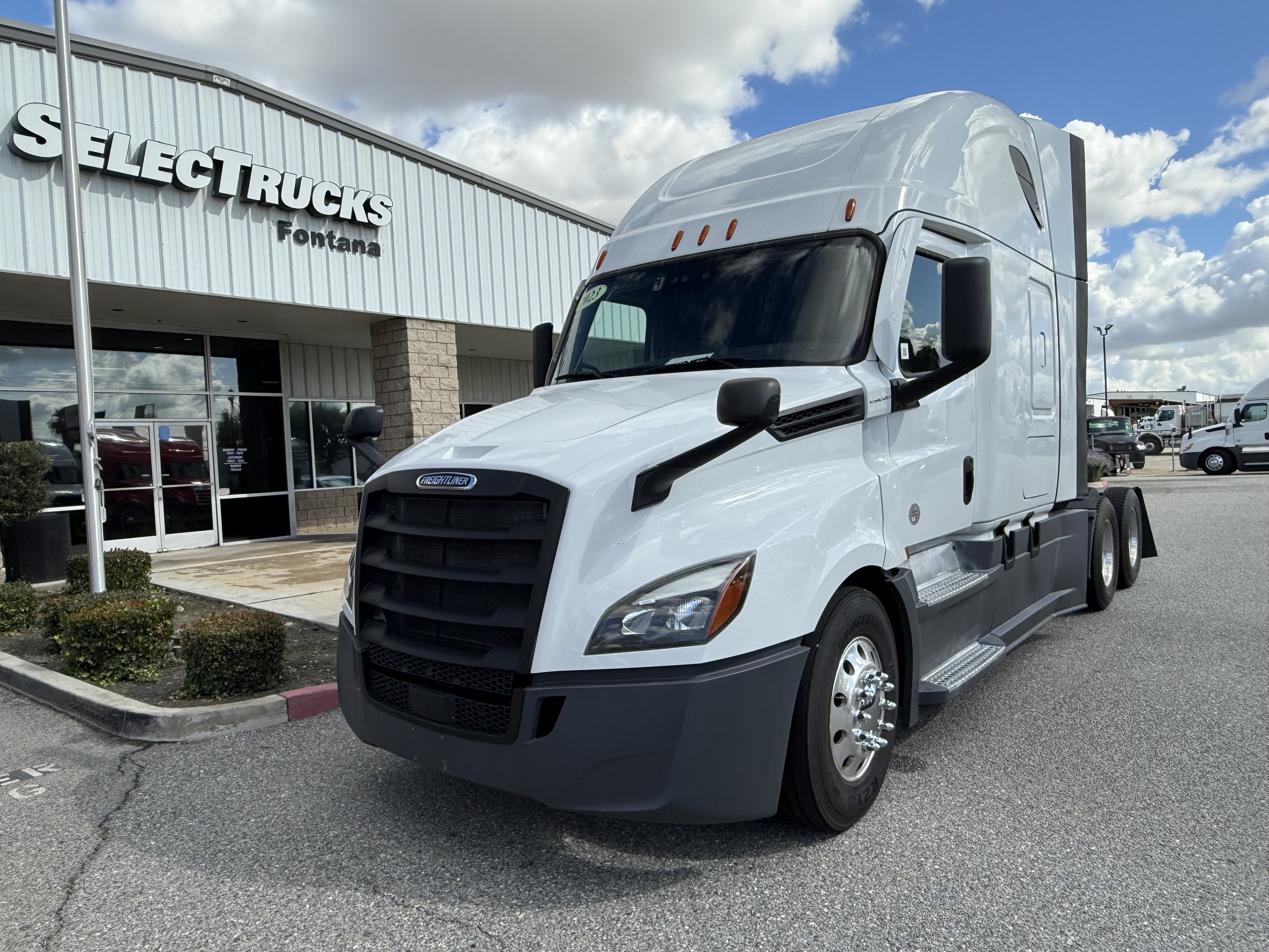 2023 Freightliner Cascadia in Fontana, CA